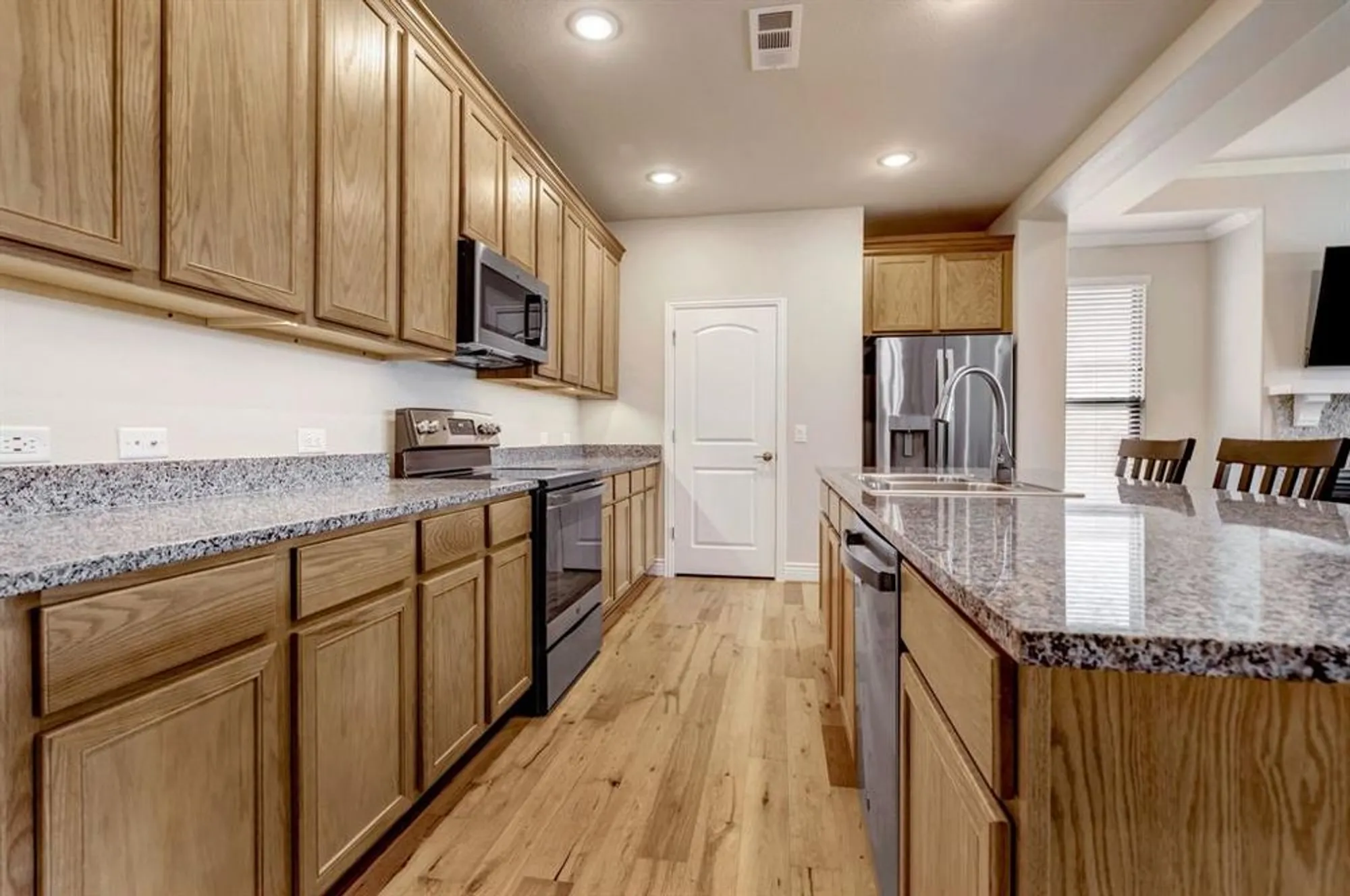 Property Slideshow image 8 of 32 | 9625 heartwood dr, Denton, TX, 76207