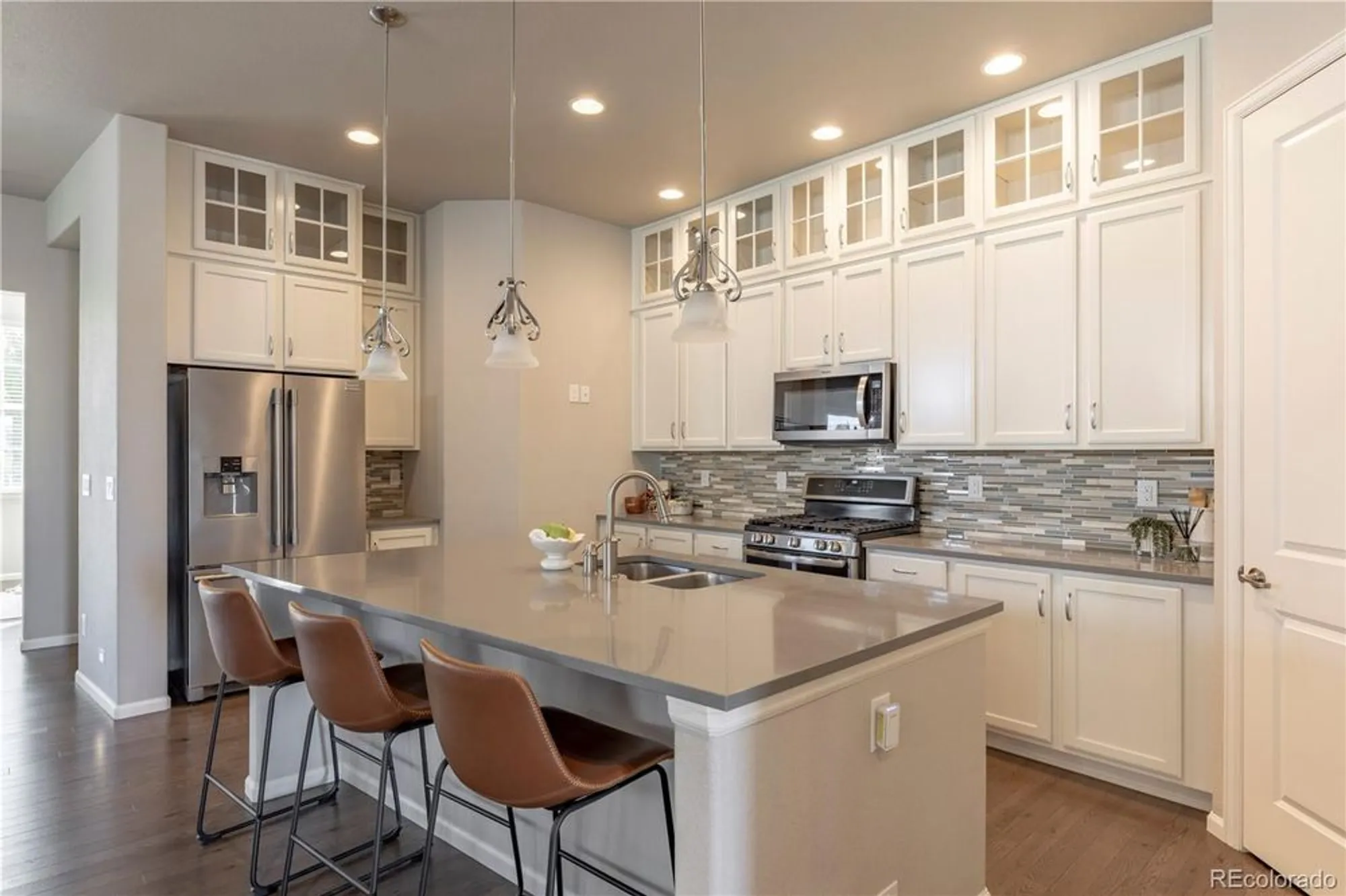 Property Slideshow image 8 of 40 | 2490 lassen ln, Castle Rock, CO, 80109