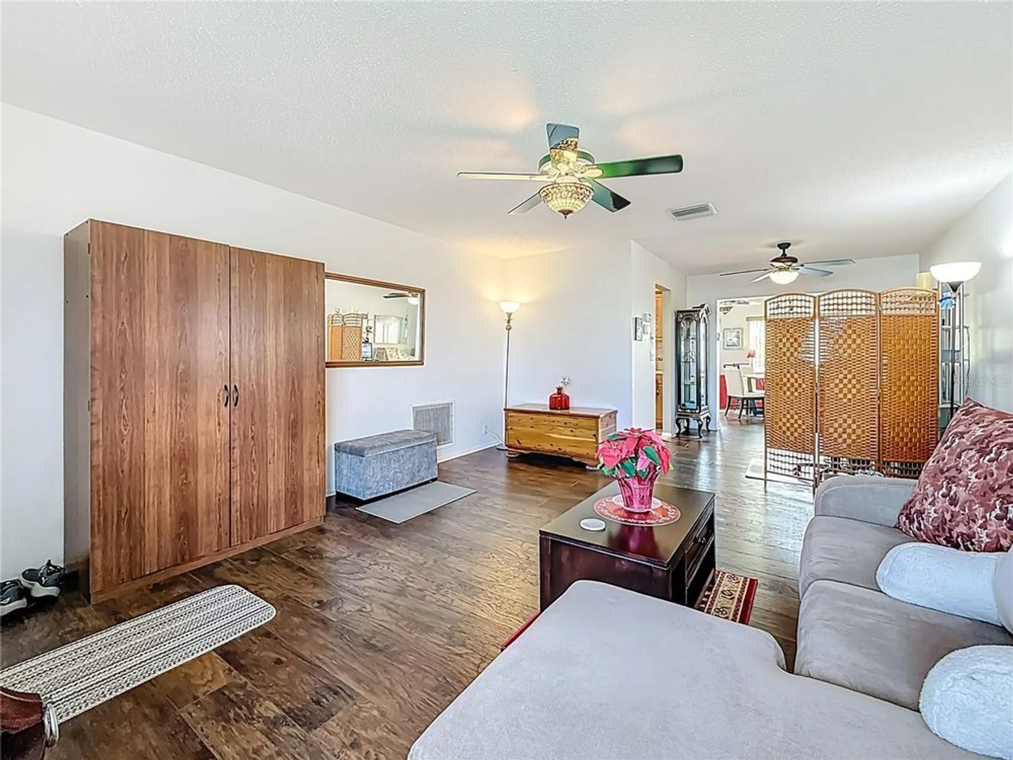 Property Slideshow image 9 of 45 | 9729 36th way n # 4, Pinellas Park, FL, 33782