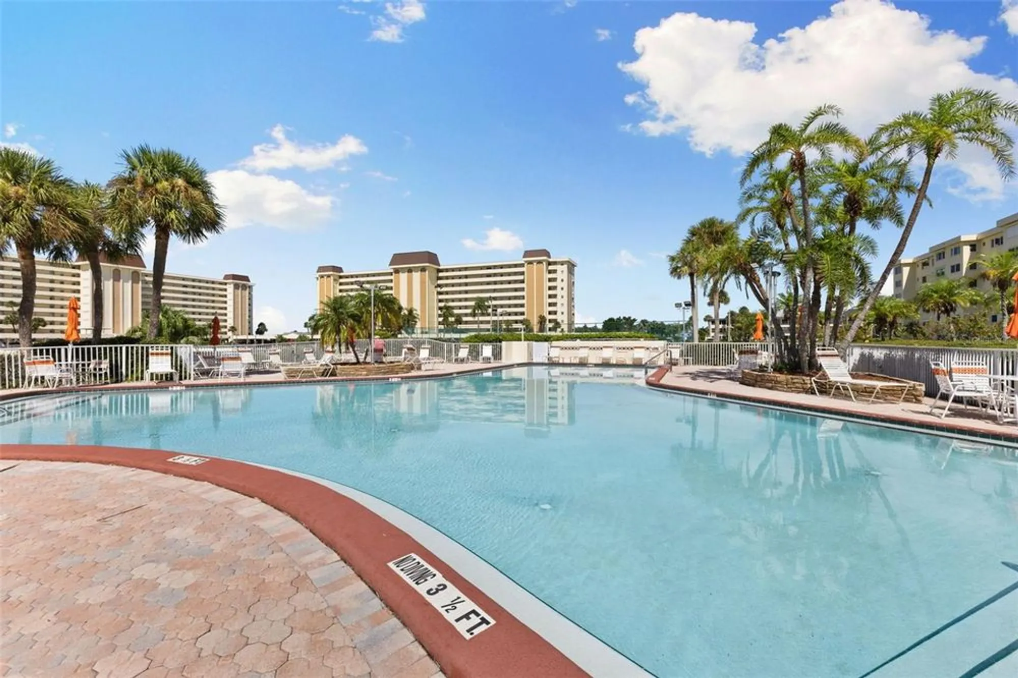 Property Slideshow image 31 of 46 | 4550 cove cir apt 501, Saint Petersburg, FL, 33708