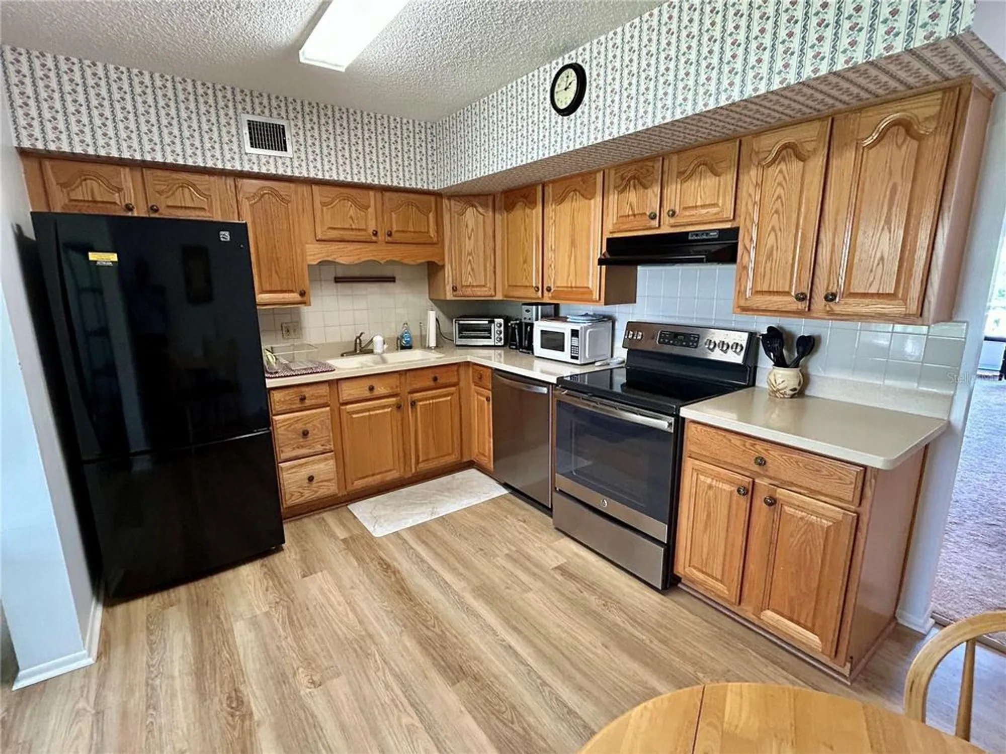 Property Slideshow image 9 of 50 | 2426 ecuadorian way 58, Clearwater, FL, 33763