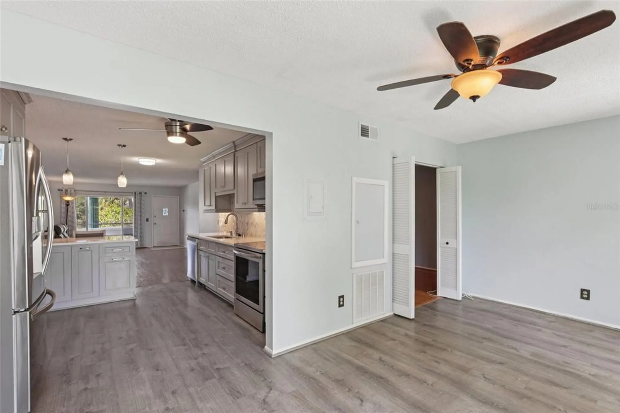 Property Slideshow image 16 of 49 | 2370 jamaican st apt 44, Clearwater, FL, 33763