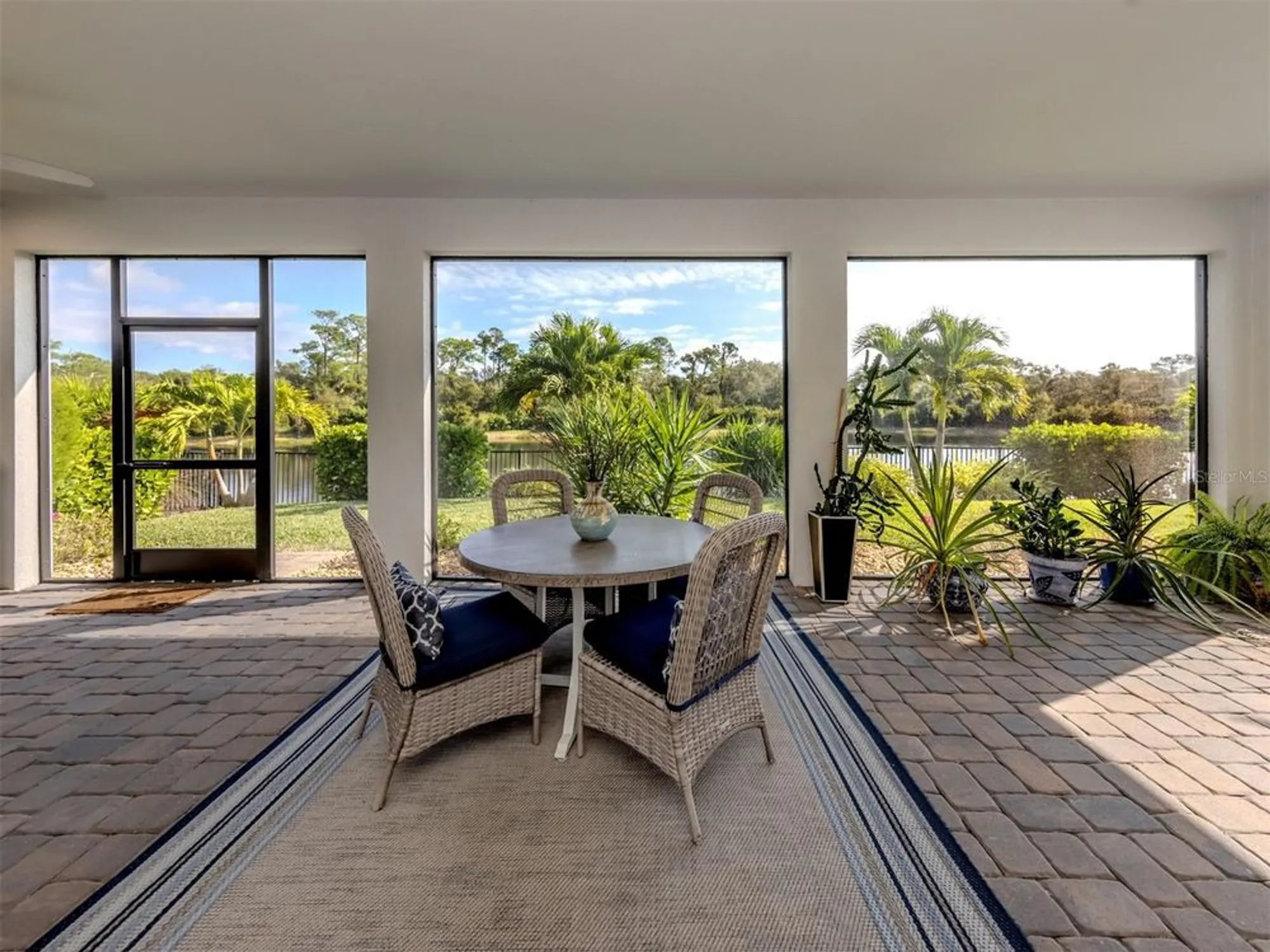 Property Slideshow image 28 of 78 | 592 mistiflower cir, Nokomis, FL, 34275