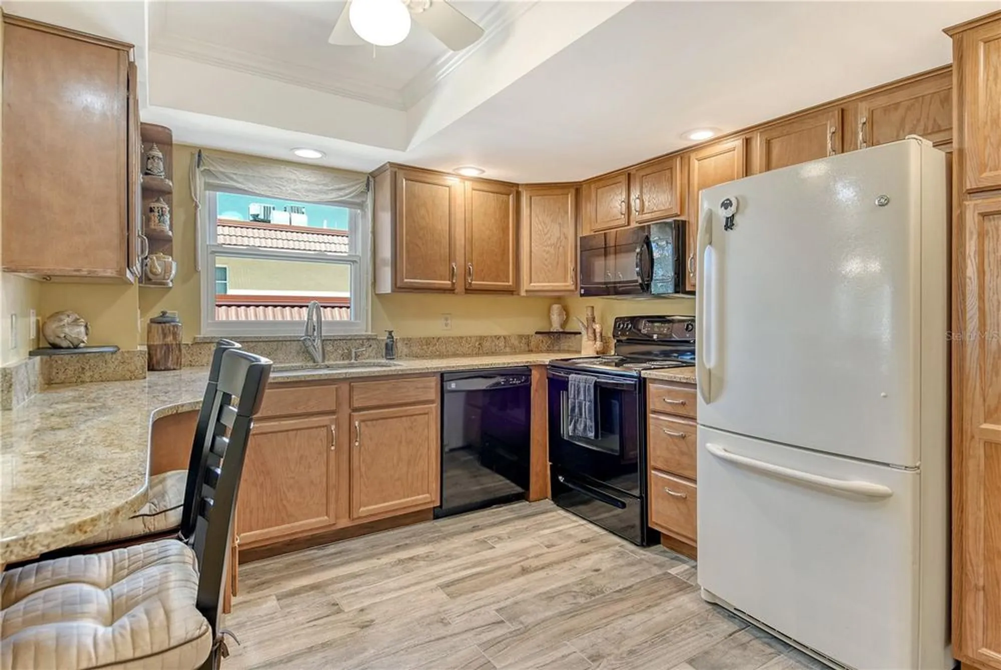 Property Slideshow image 19 of 62 | 1250 n portofino dr apt 208, Sarasota, FL, 34242