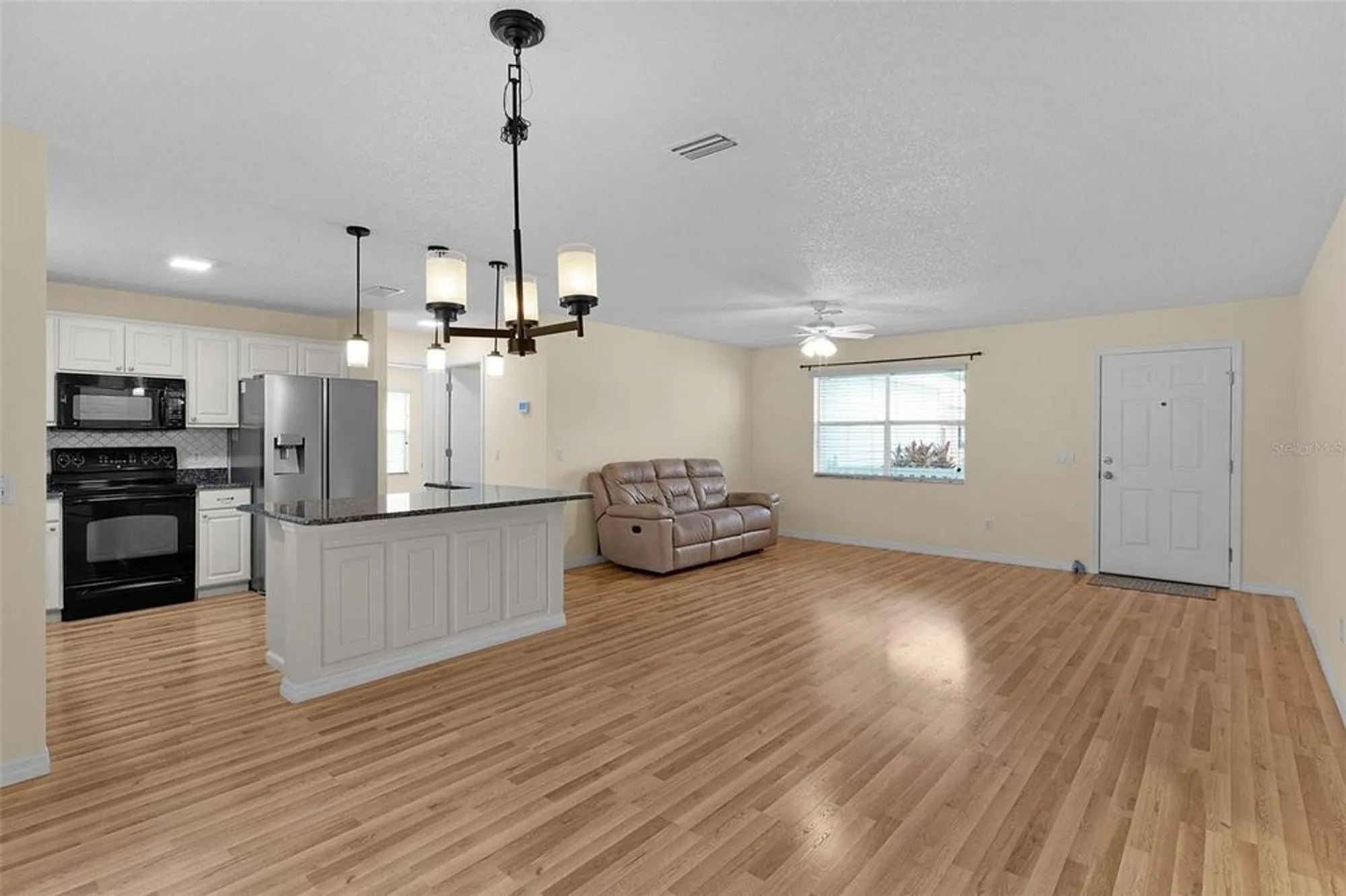 Property Slideshow image 6 of 55 | 1003 del mar dr, Lady Lake, FL, 32159