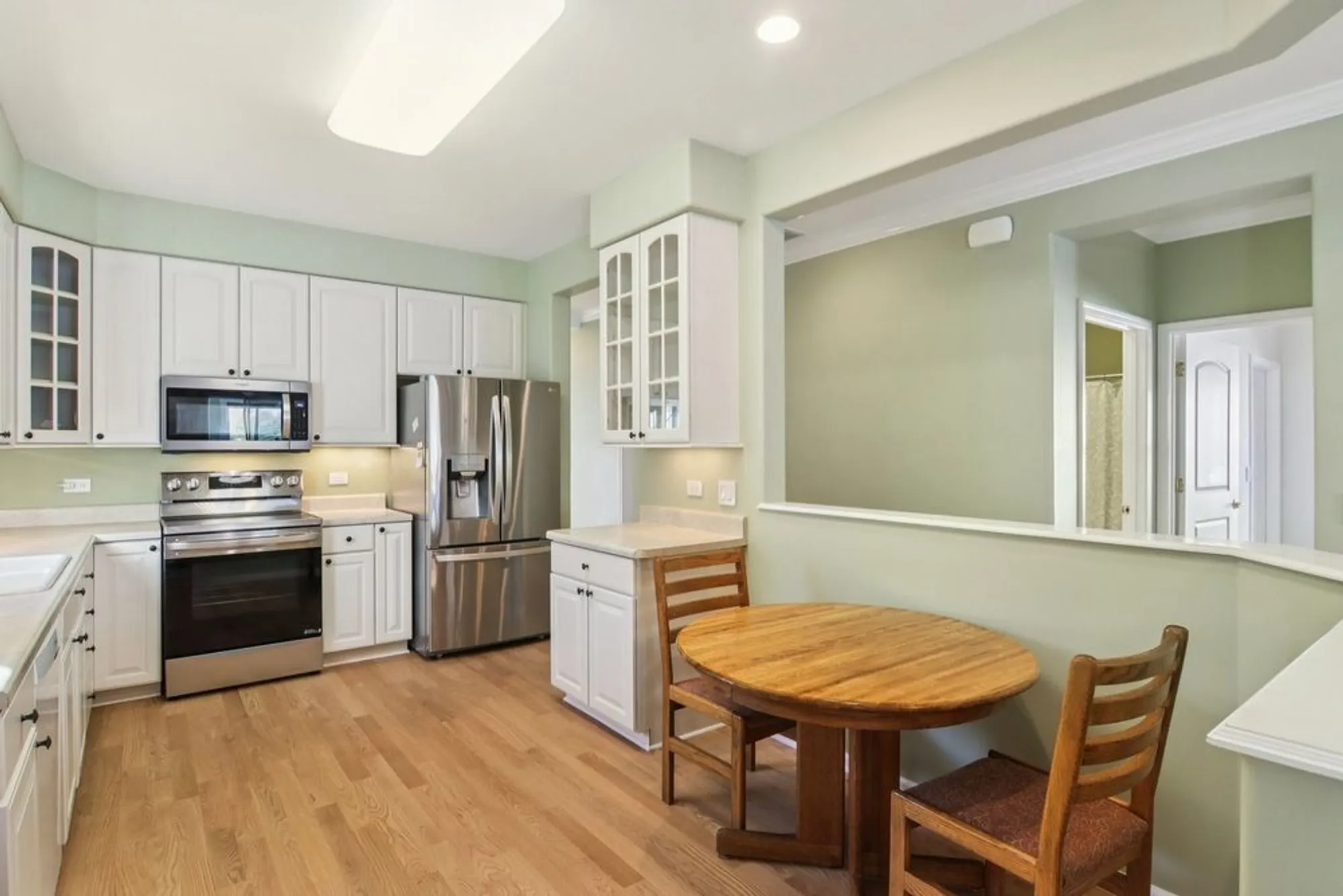 Property Slideshow image 10 of 39 | 328 legacy ct, Grayslake, IL, 60030