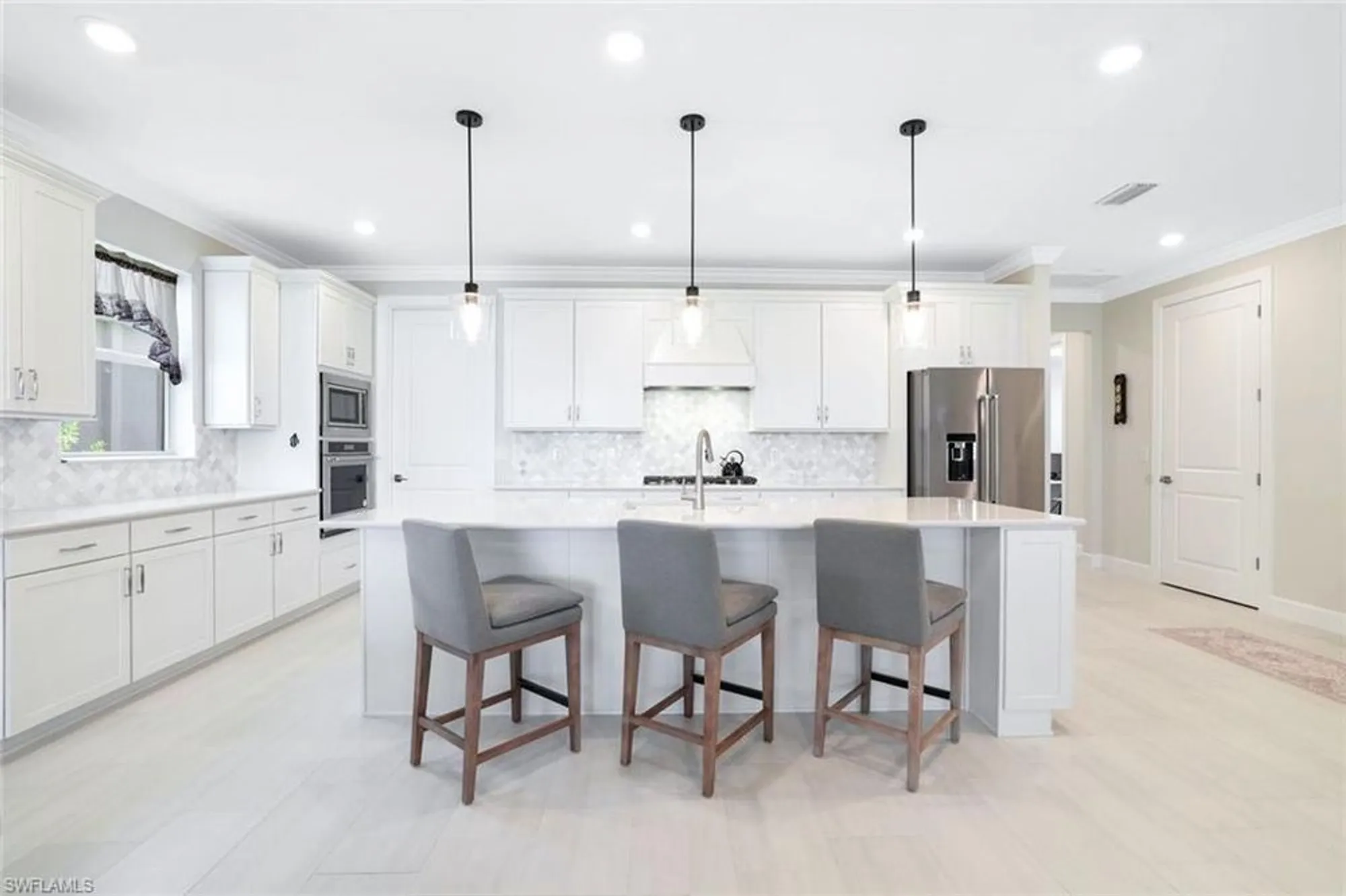 Property Slideshow image 12 of 32 | 17563 winding oak ln, North Fort Myers, FL, 33917
