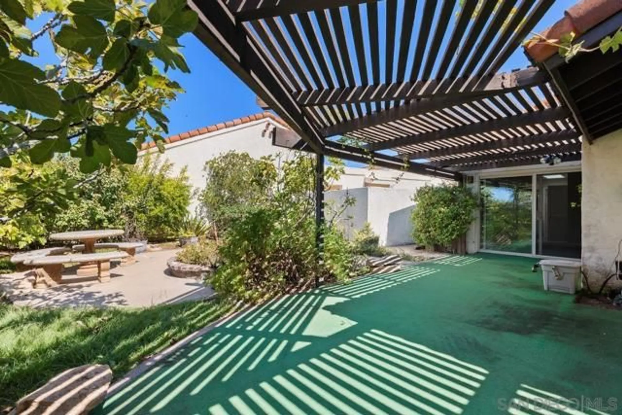 Property Slideshow image 17 of 29 | 17604 camino ancho, San Diego, CA, 92128
