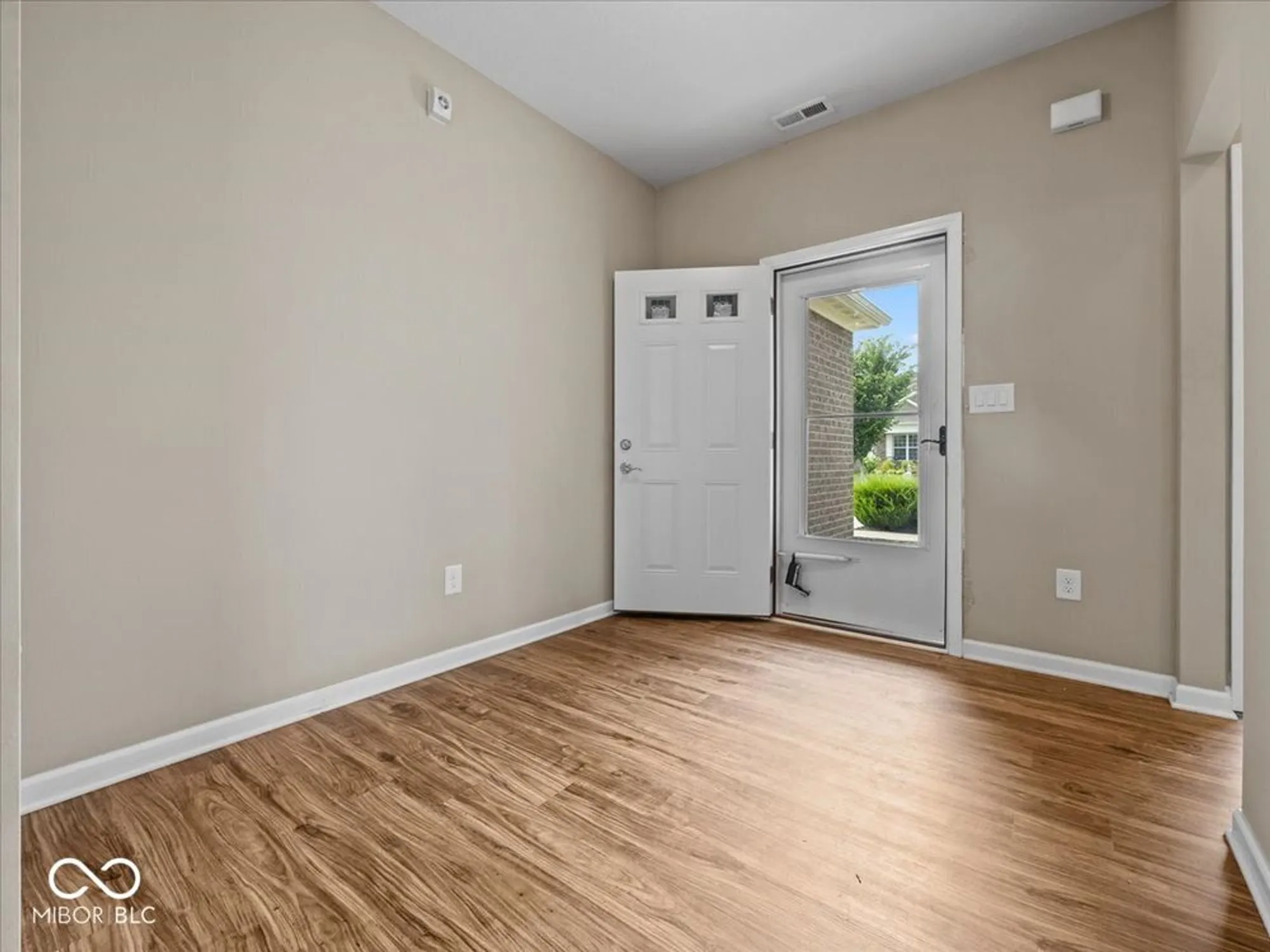 Property Slideshow image 8 of 38 | 8750 twain ln, Indianapolis, IN, 46239