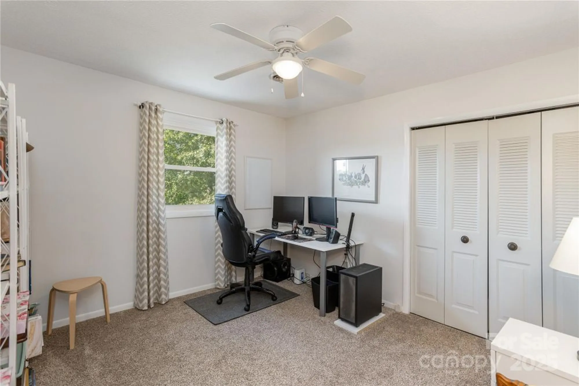 Property Slideshow image 18 of 25 | 103 oakwood pl apt 4, Hendersonville, NC, 28792