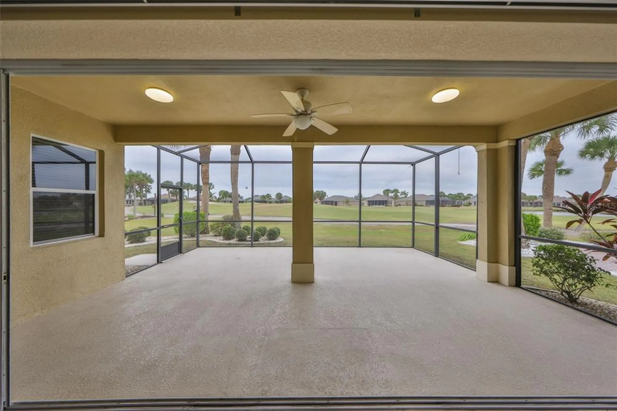 Property Slideshow image 29 of 41 | 1043 regal manor way, Sun City Center, FL, 33573