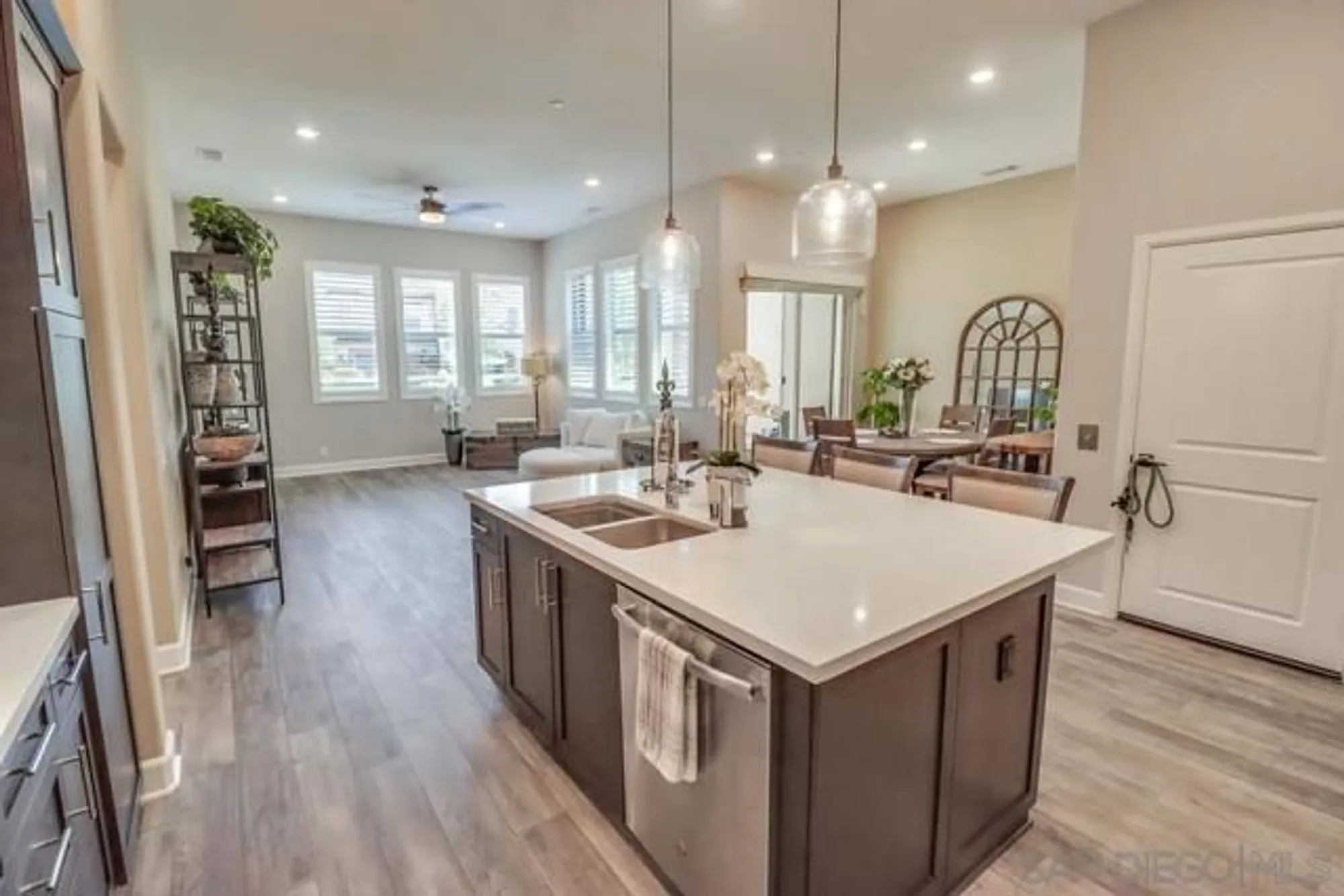 Property Slideshow image 6 of 40 | 16750 coyote bush dr unit 31, San Diego, CA, 92127