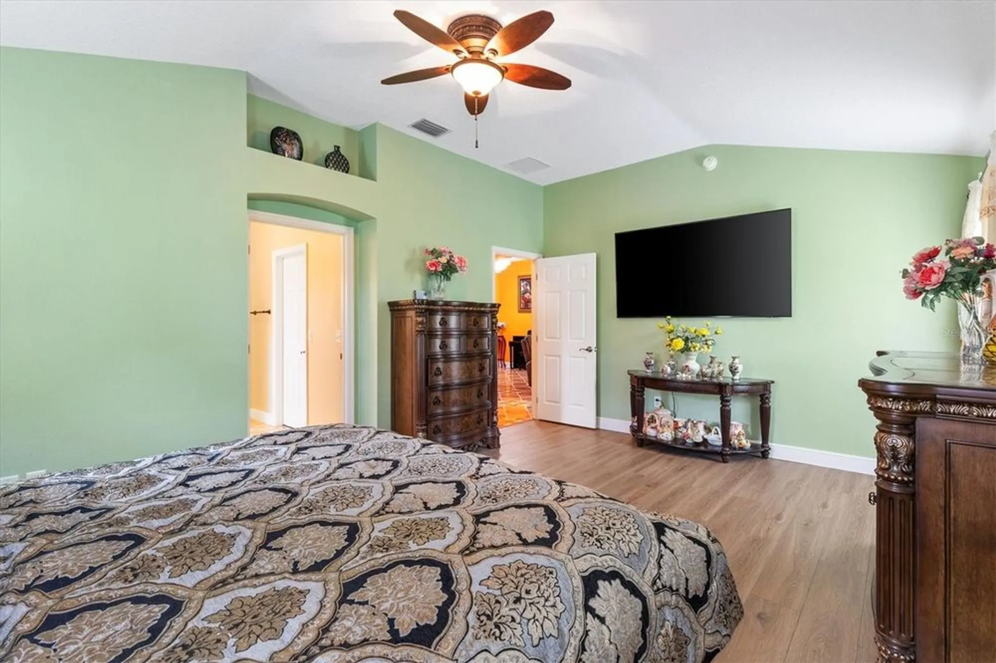 Property Slideshow image 15 of 29 | 39911 bayview dr, Lady Lake, FL, 32159