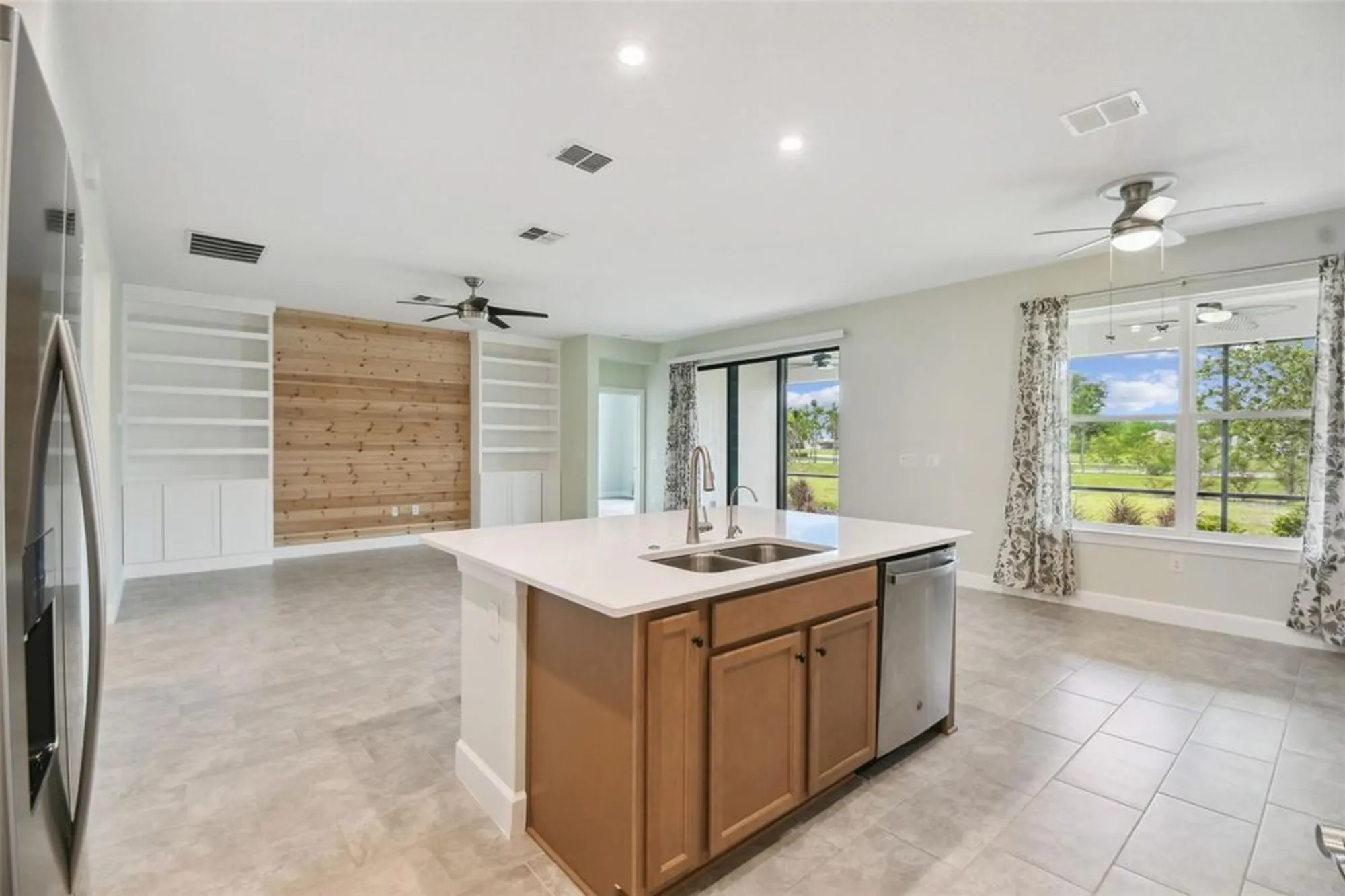 Property Slideshow image 13 of 53 | 204 bella cortina dr, Kissimmee, FL, 34759