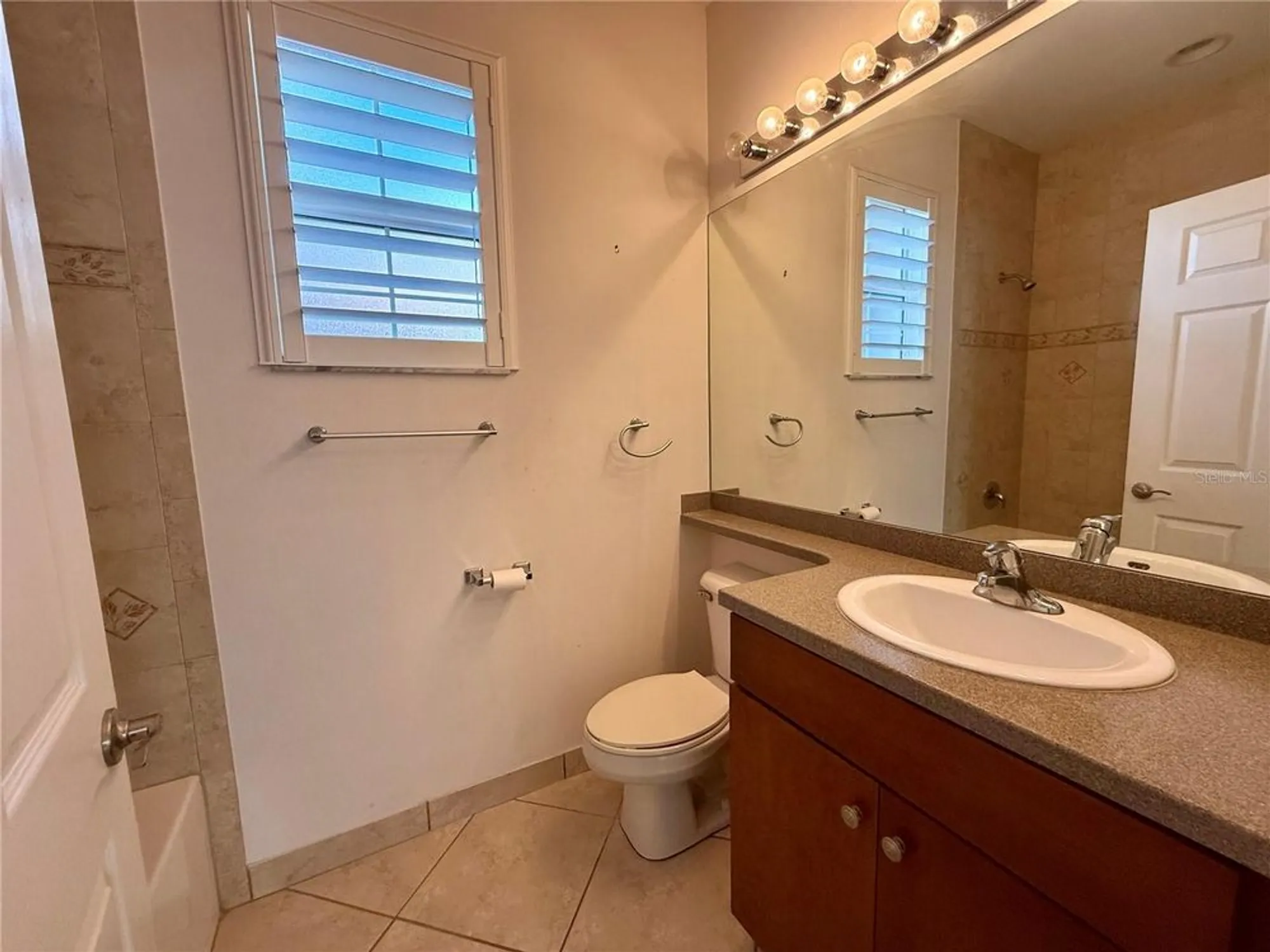 Property Slideshow image 13 of 18 | 15858 aurora lake cir, Wimauma, FL, 33598