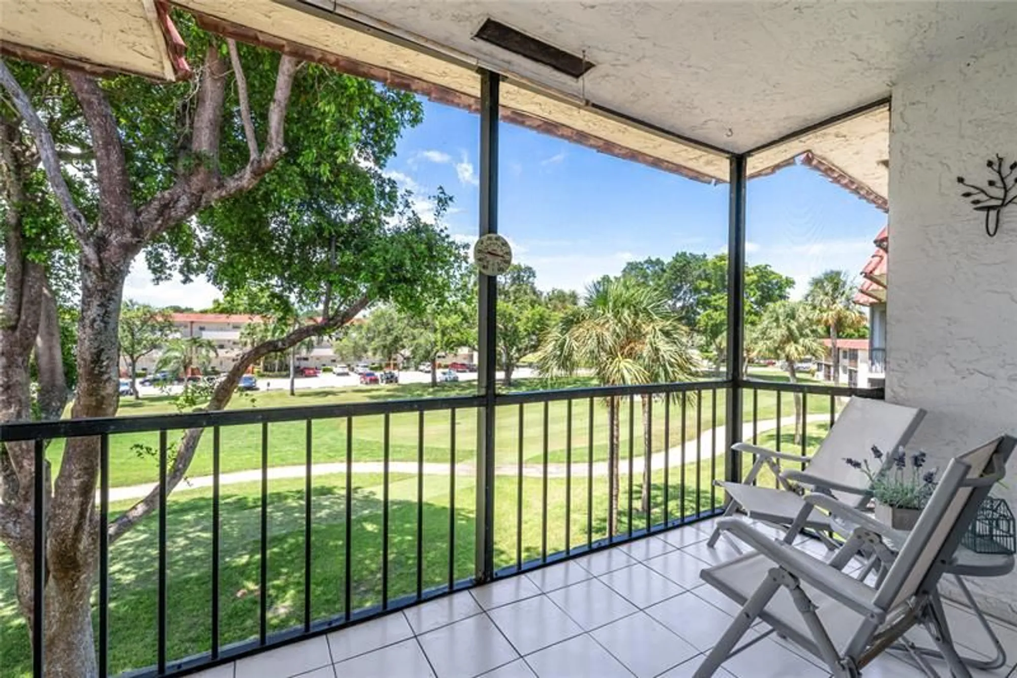 Property Slideshow image 15 of 53 | 671 s hollybrook dr 306, Pembroke Pines, FL, 33025