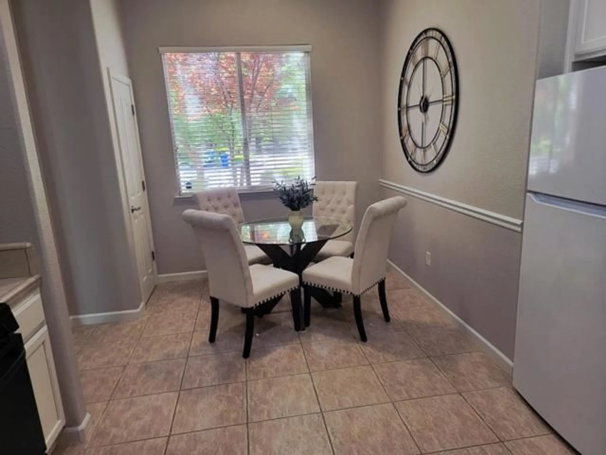 Property Slideshow image 24 of 36 | 9608 crystal bay ln, Elk Grove, CA, 95758