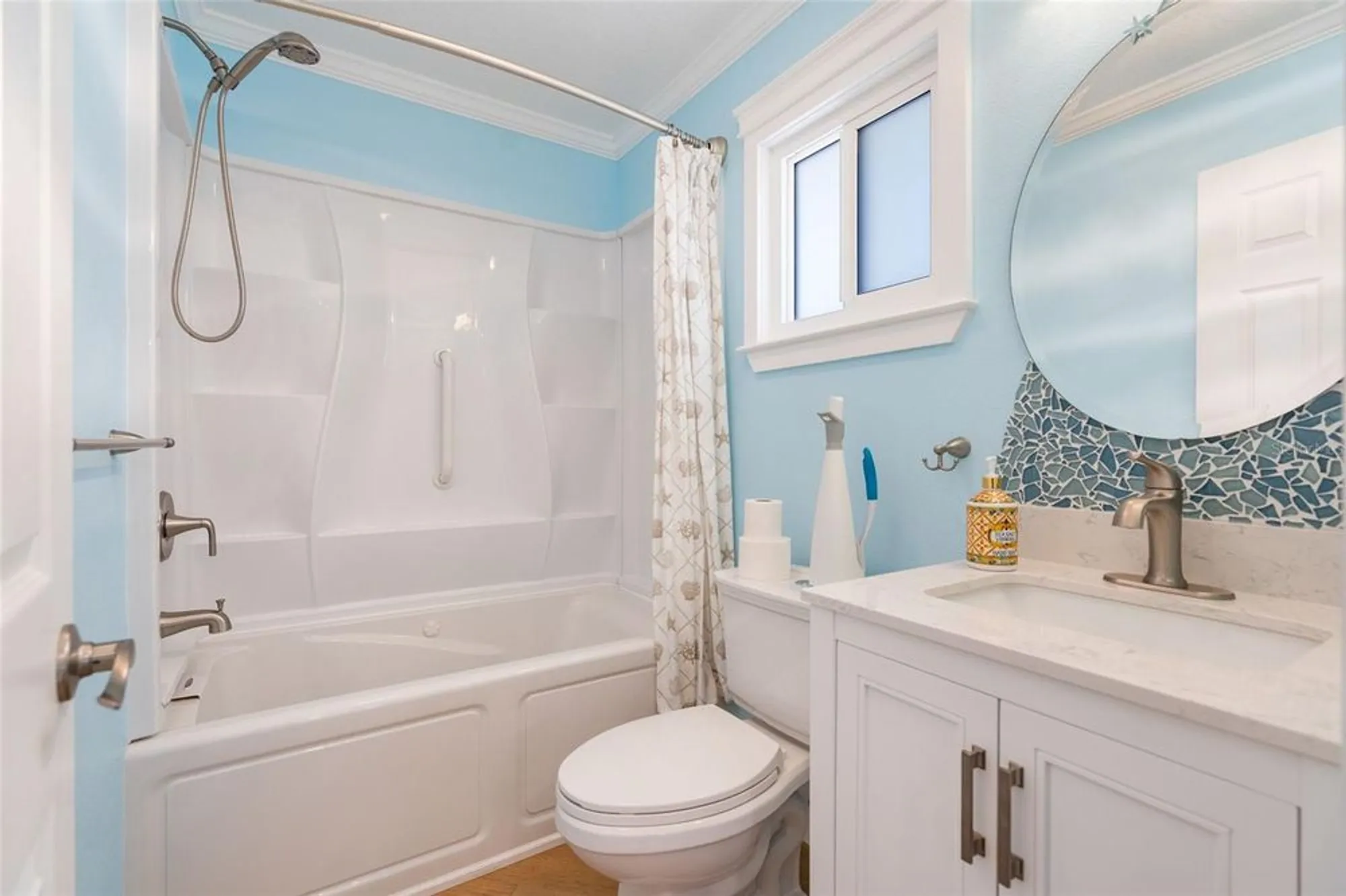 Property Slideshow image 16 of 30 | 2305 riverbluff pkwy # v256, Sarasota, FL, 34231