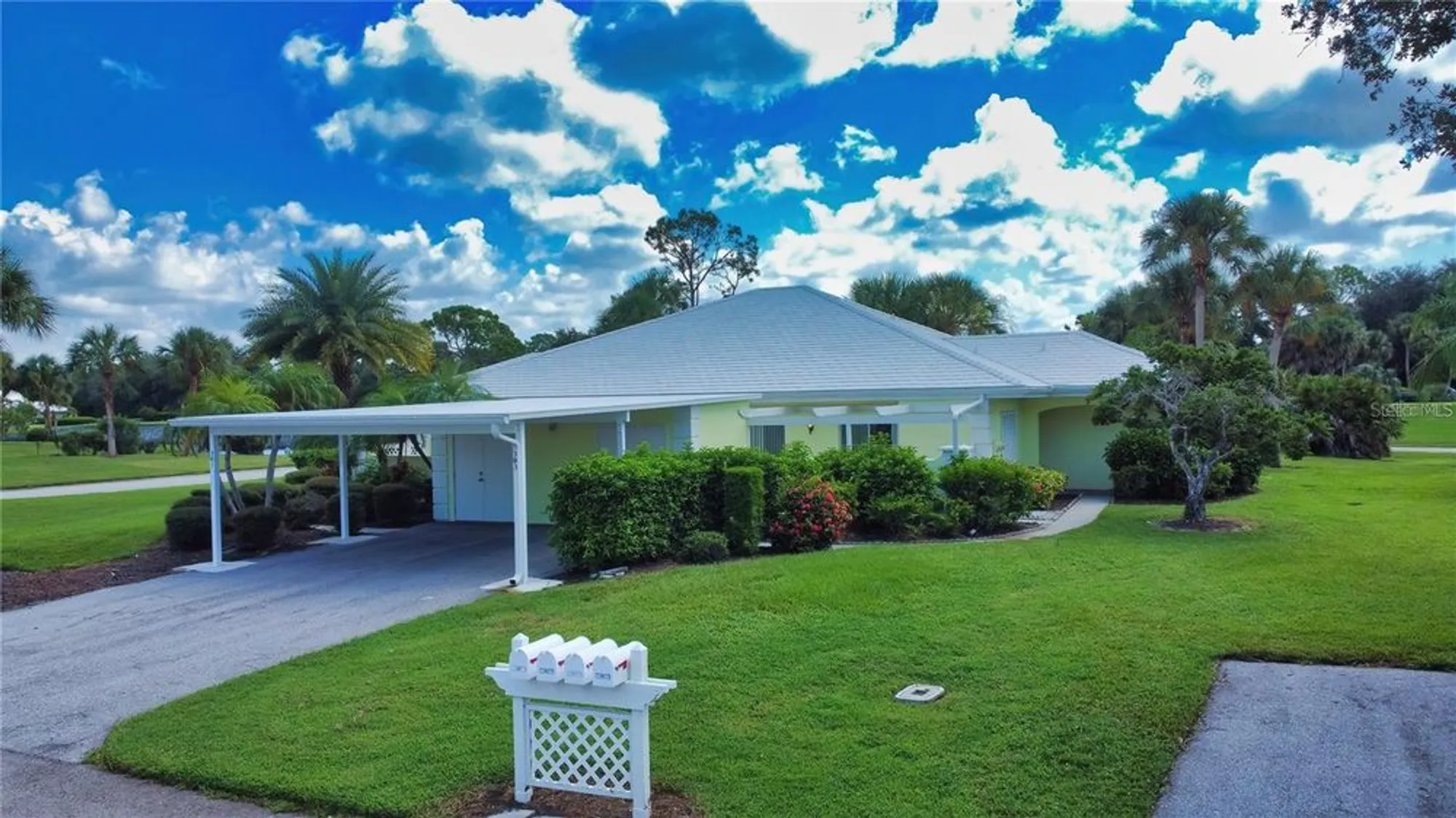 Property Slideshow image 2 of 43 | 303 wexford ter # 183, Venice, FL, 34293