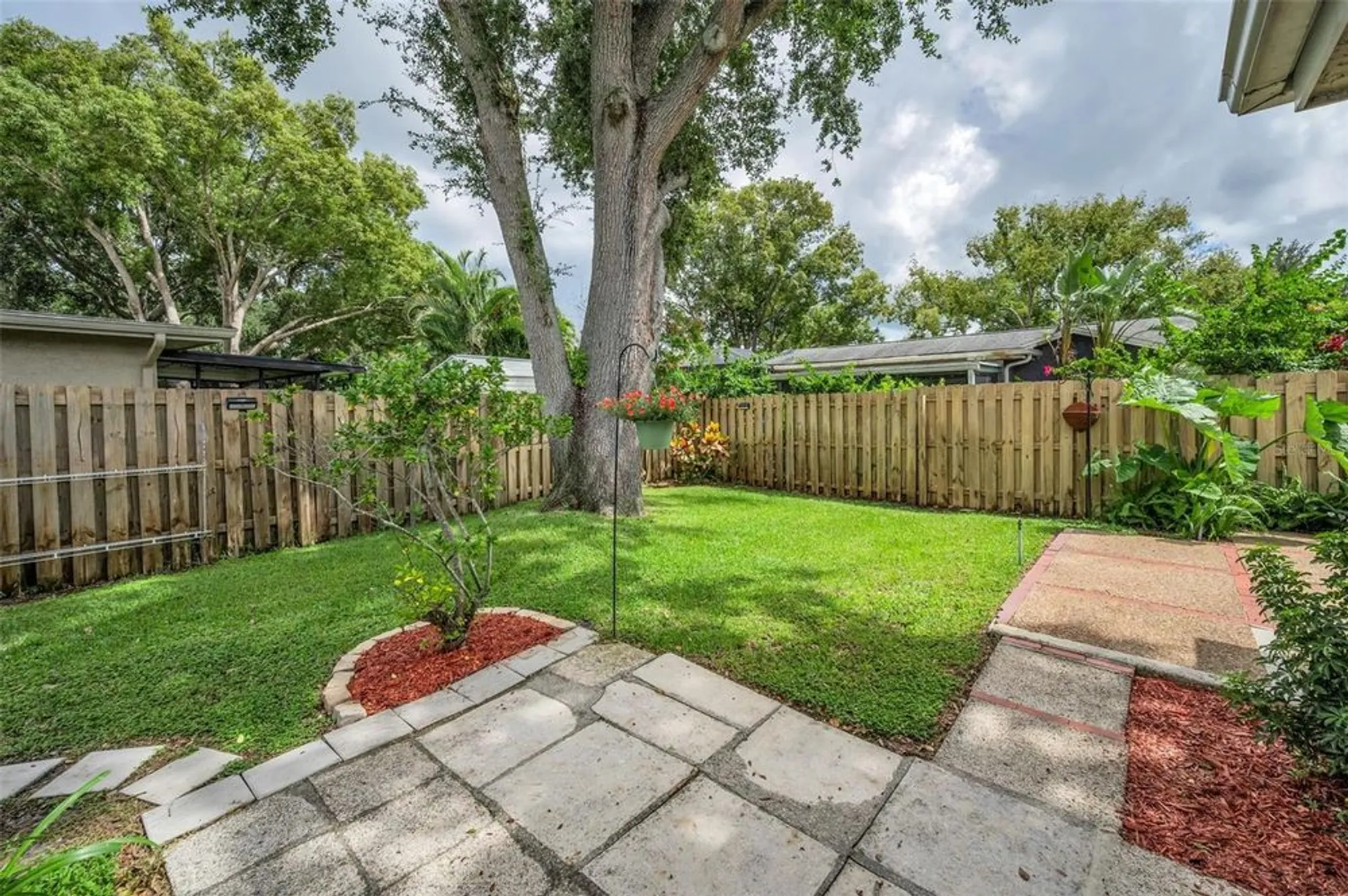 Property Slideshow image 48 of 70 | 921 anchorage ln, Palm Harbor, FL, 34685