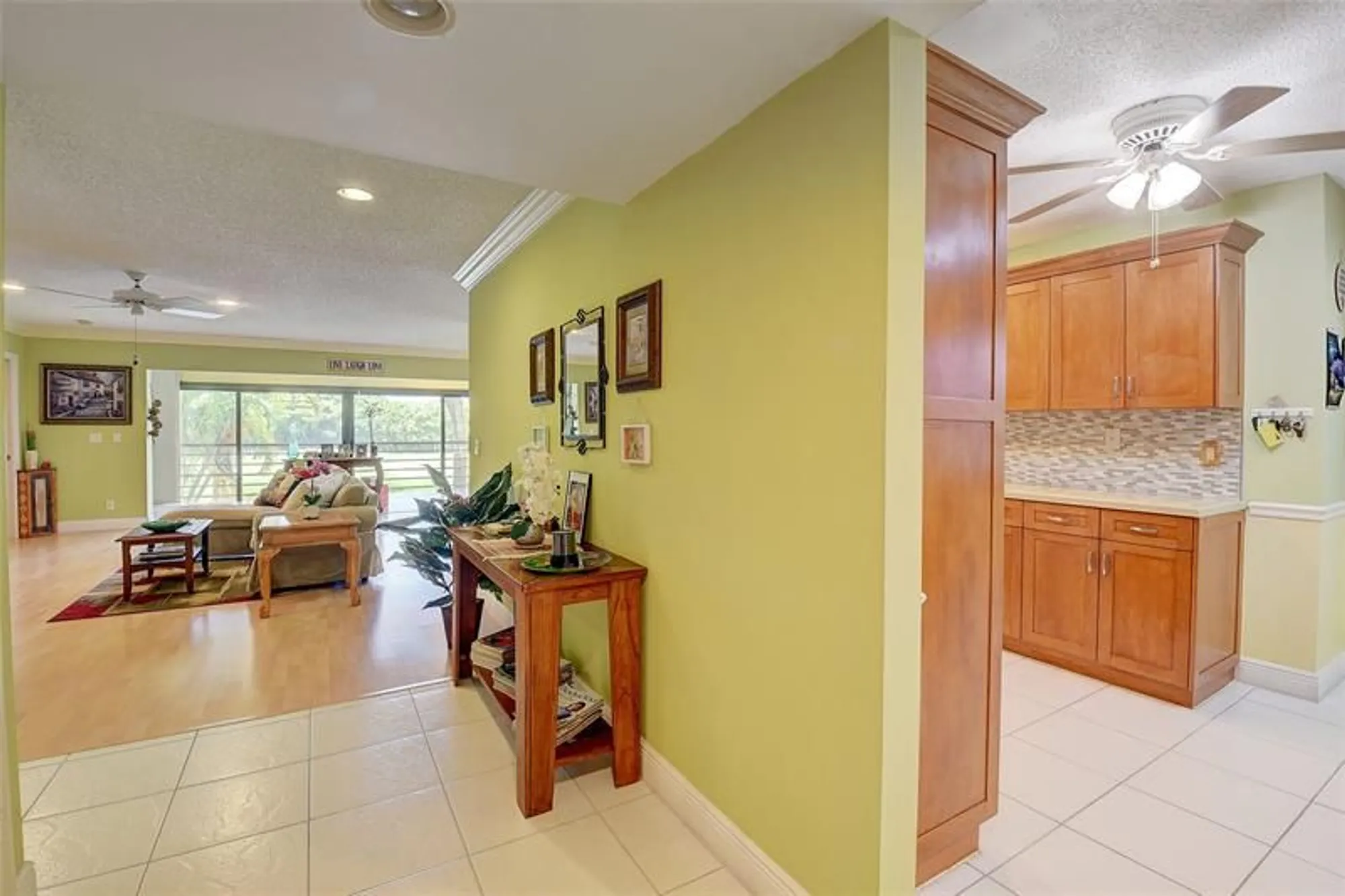 Property Slideshow image 9 of 75 | 6422 aspen glen cir # 206, Boynton Beach, FL, 33437