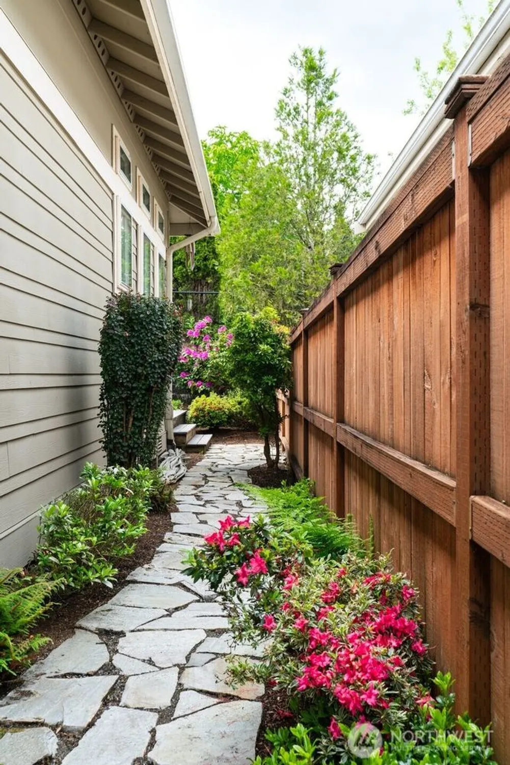 Property Slideshow image 16 of 40 | 12415 235th pl, Redmond, WA, 98053