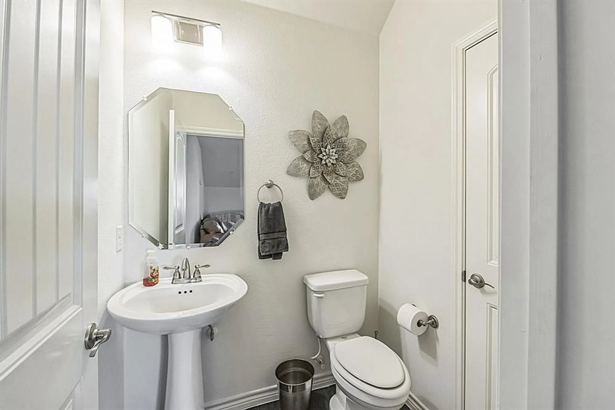 Property Slideshow image 25 of 40 | 5308 sutton cir, Mckinney, TX, 75070
