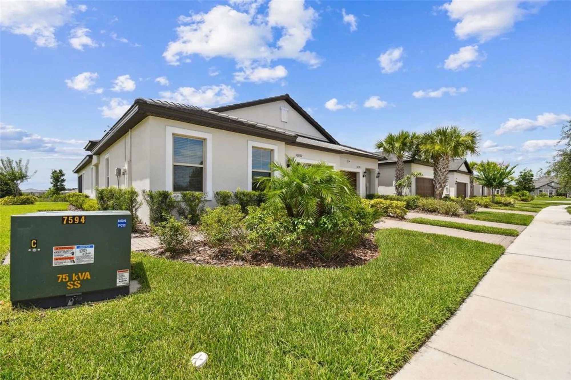 Property Slideshow image 2 of 98 | 10282 echo dock loop, San Antonio, FL, 33576