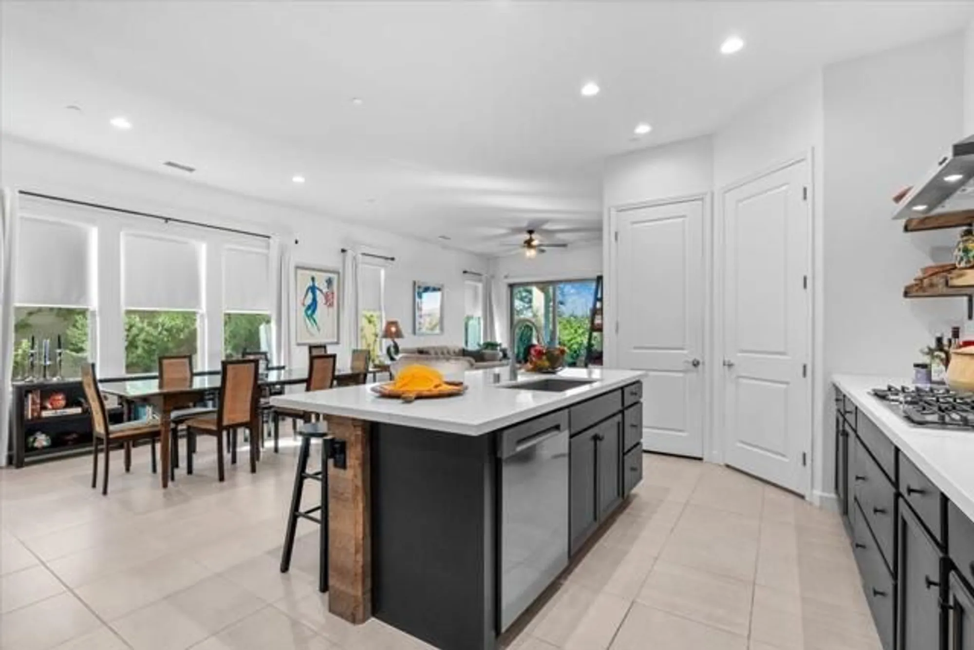 Property Slideshow image 10 of 51 | 132 claret, Rancho Mirage, CA, 92270