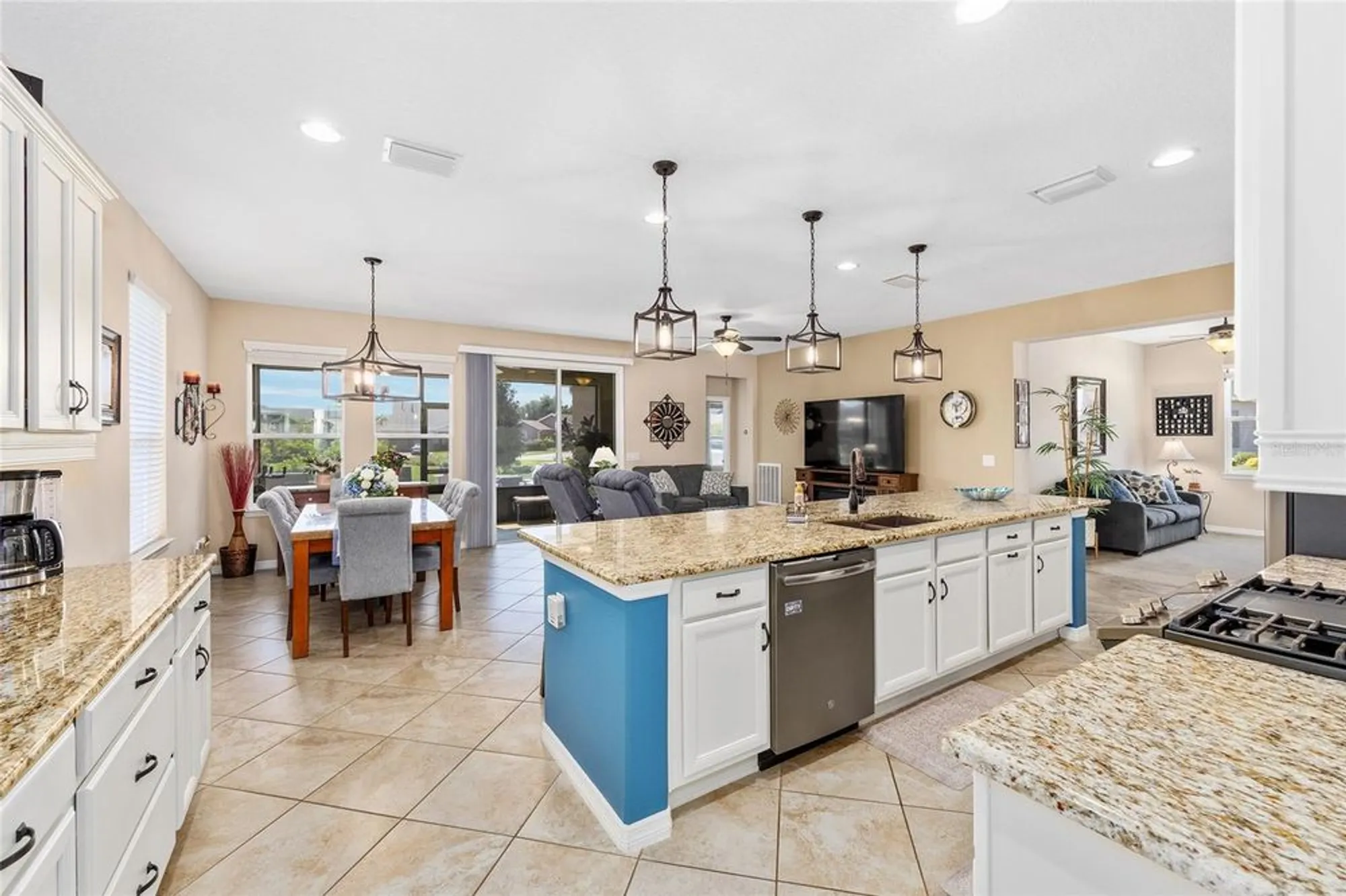 Property Slideshow image 16 of 55 | 5670 nw 39th ln, Ocala, FL, 34482