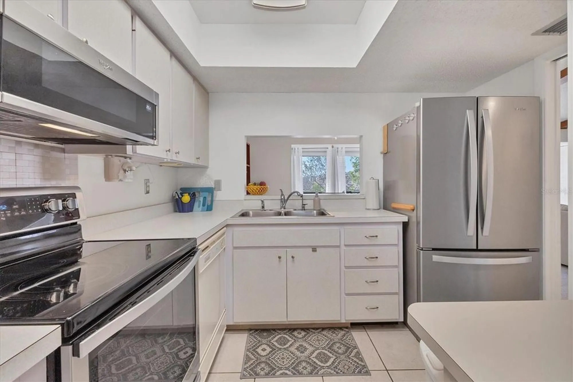 Property Slideshow image 14 of 64 | 2446 clubhouse cir unit 202, Sarasota, FL, 34232