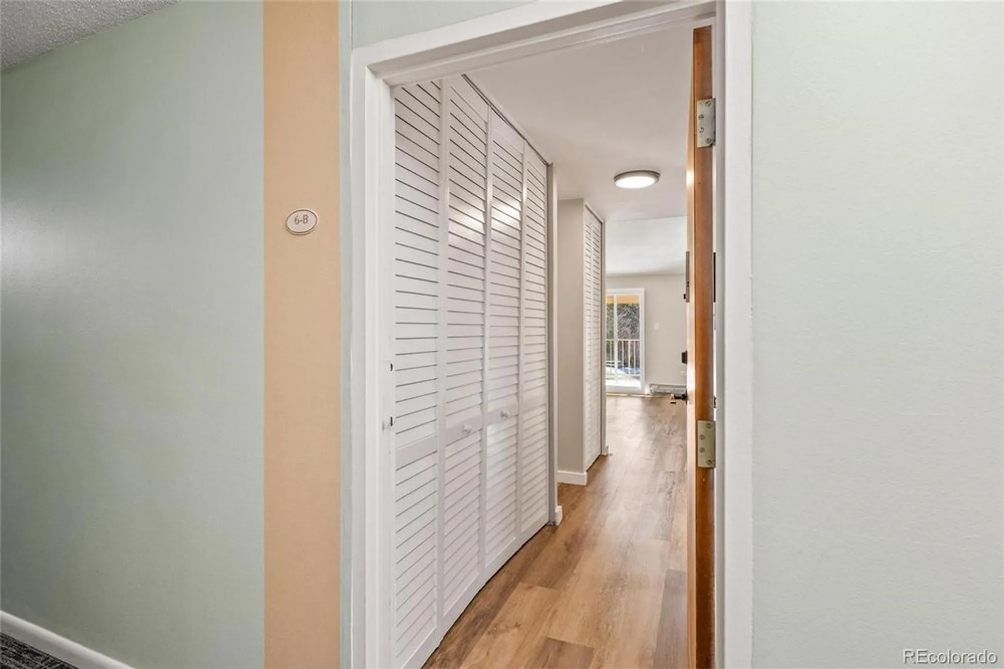 Property Slideshow image 5 of 19 | 765 s alton way 6b, Denver, CO, 80247