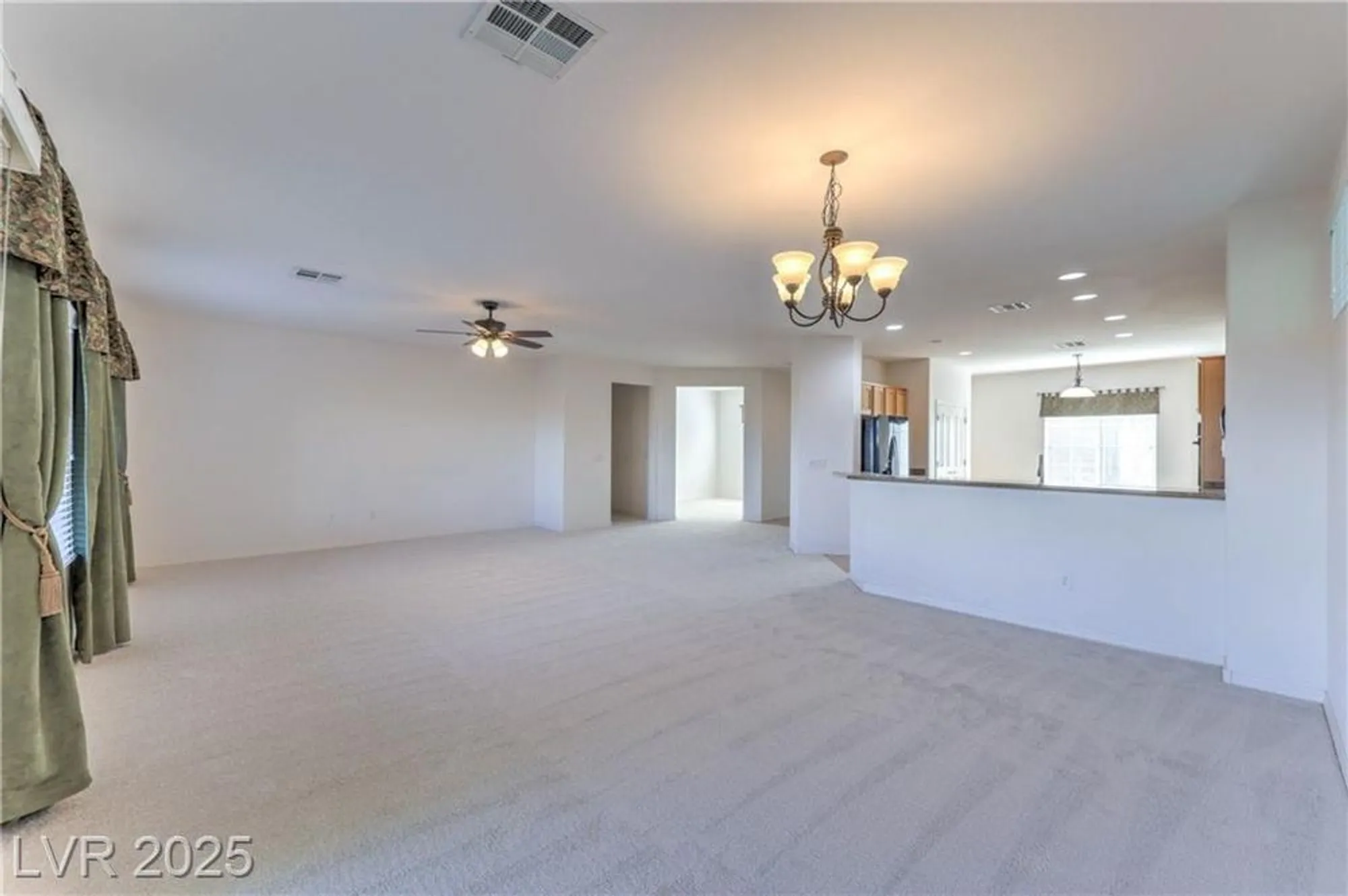 Property Slideshow image 13 of 52 | 2175 waterton rivers dr, Henderson, NV, 89044