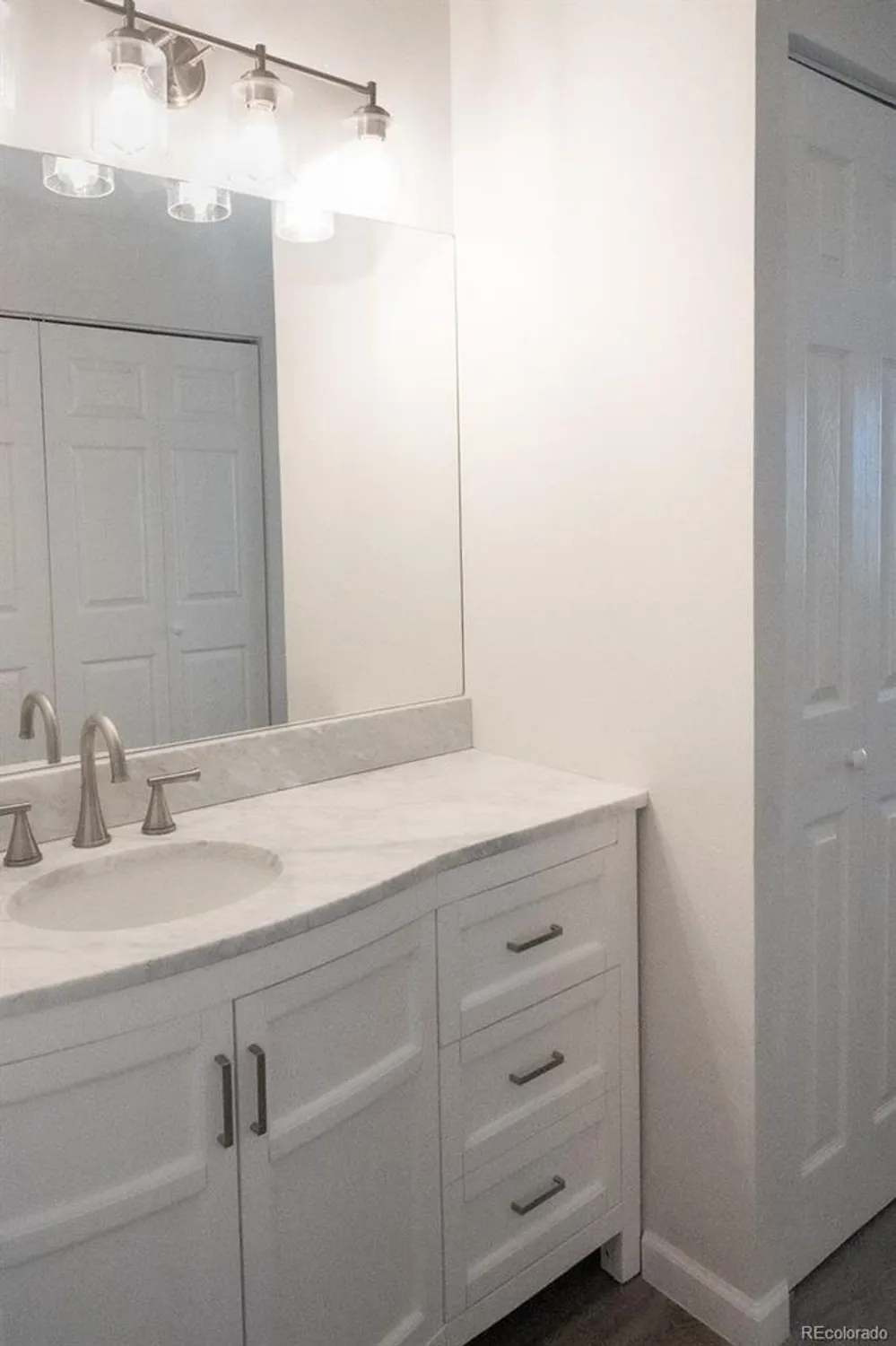 Property Slideshow image 14 of 31 | 14091 e marina dr apt 612, Aurora, CO, 80014