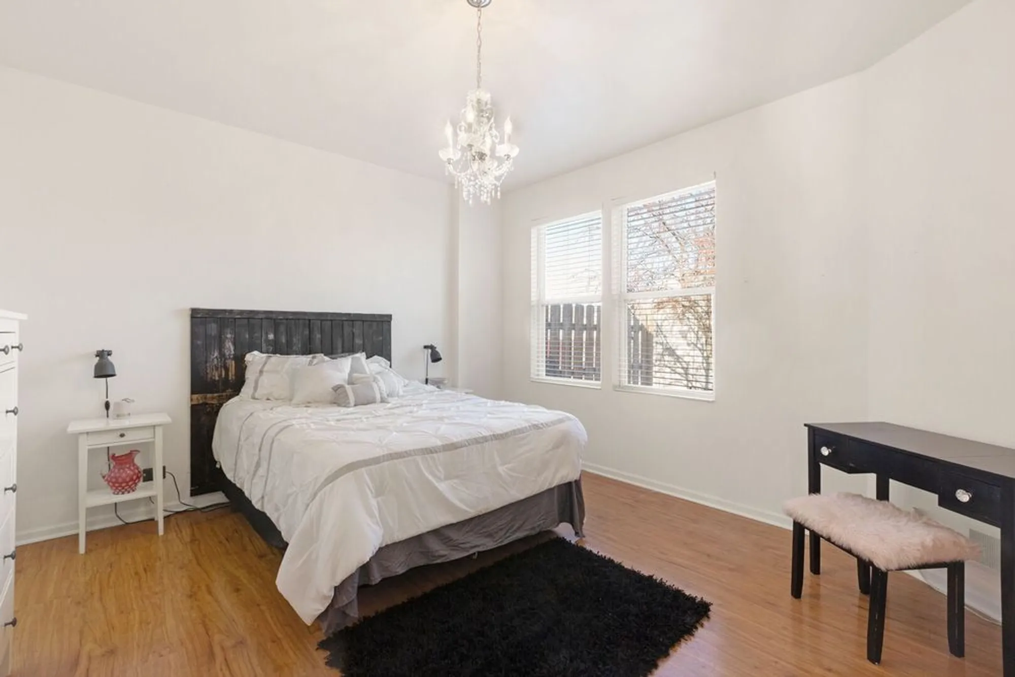 Property Slideshow image 9 of 16 | 94 w essington dr, Round Lake, IL, 60073