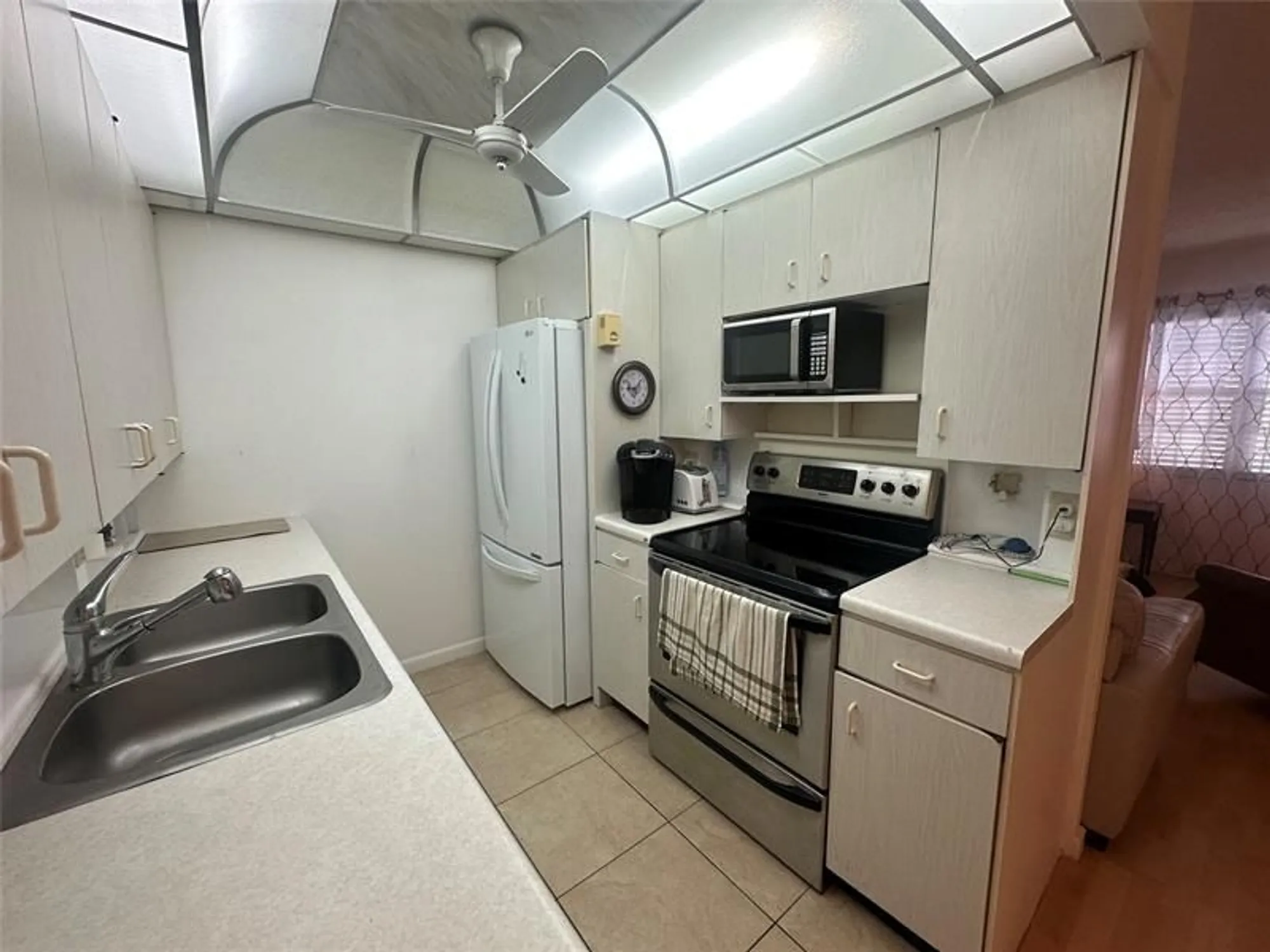 Property Slideshow image 11 of 59 | 4010 newport g # 4010, Deerfield Beach, FL, 33442