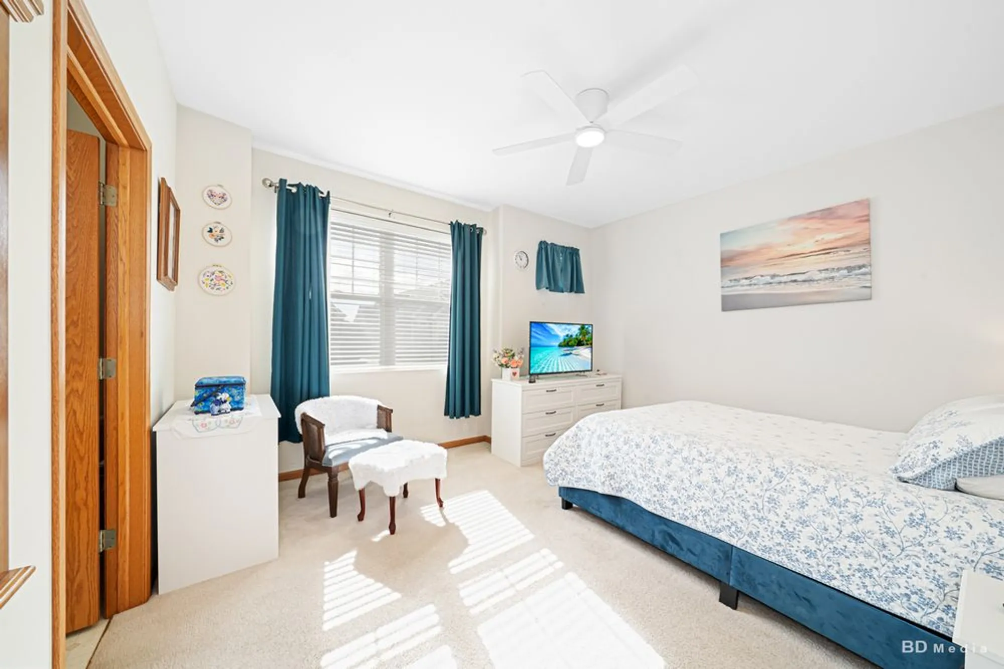 Property Slideshow image 13 of 28 | 2508 meer park ct, Crest Hill, IL, 60403