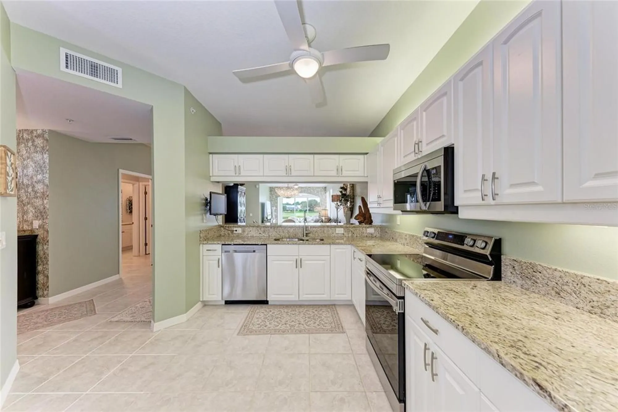 Property Slideshow image 15 of 43 | 119 woodbridge dr 103, Venice, FL, 34293