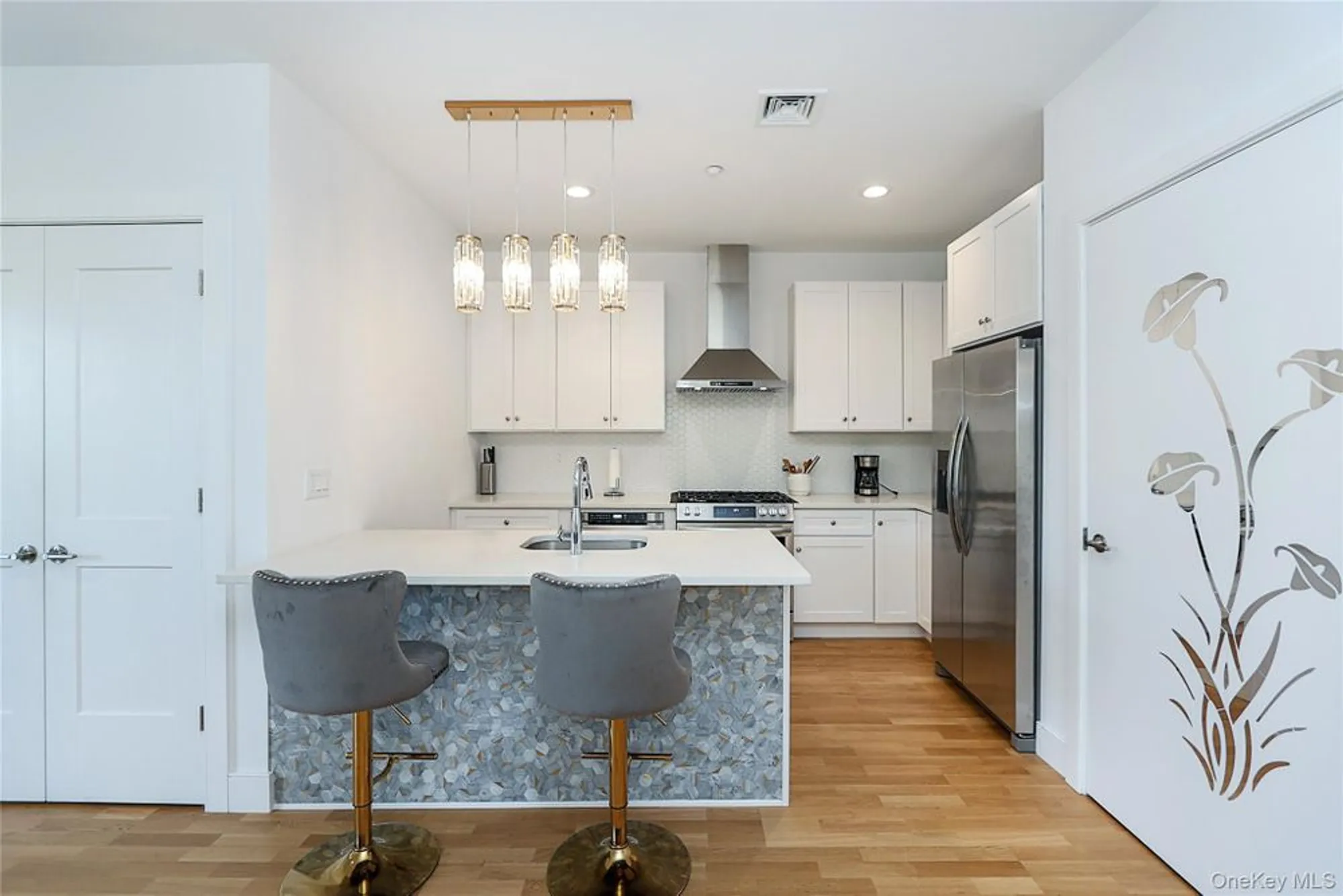 Property Slideshow image 12 of 29 | 209 breton way, Glen Cove, NY, 11542