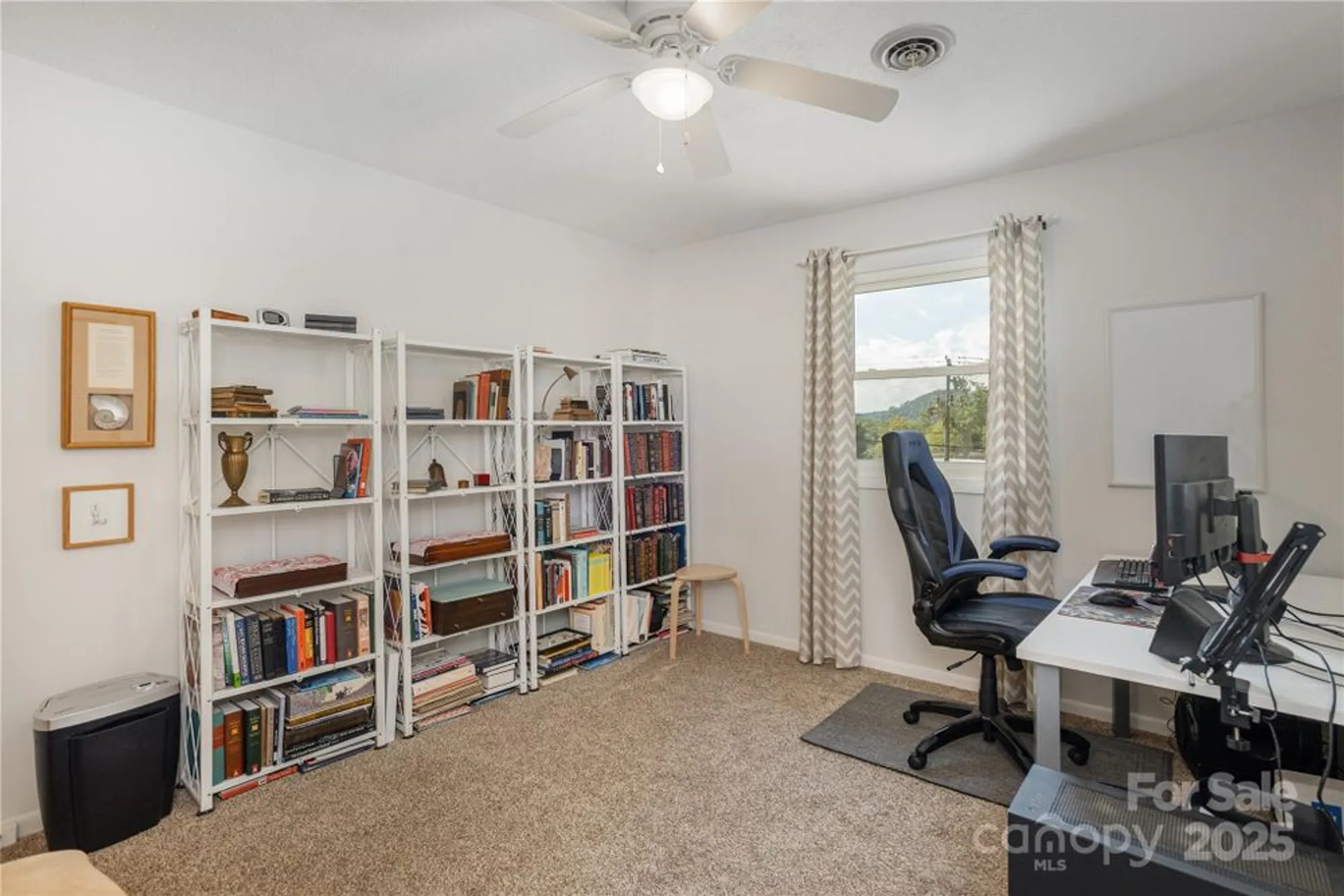 Property Slideshow image 17 of 25 | 103 oakwood pl apt 4, Hendersonville, NC, 28792