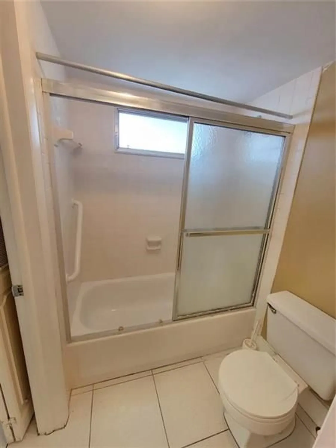 Property Slideshow image 6 of 9 | 6000 nw 64th ave 205, Tamarac, FL, 33319