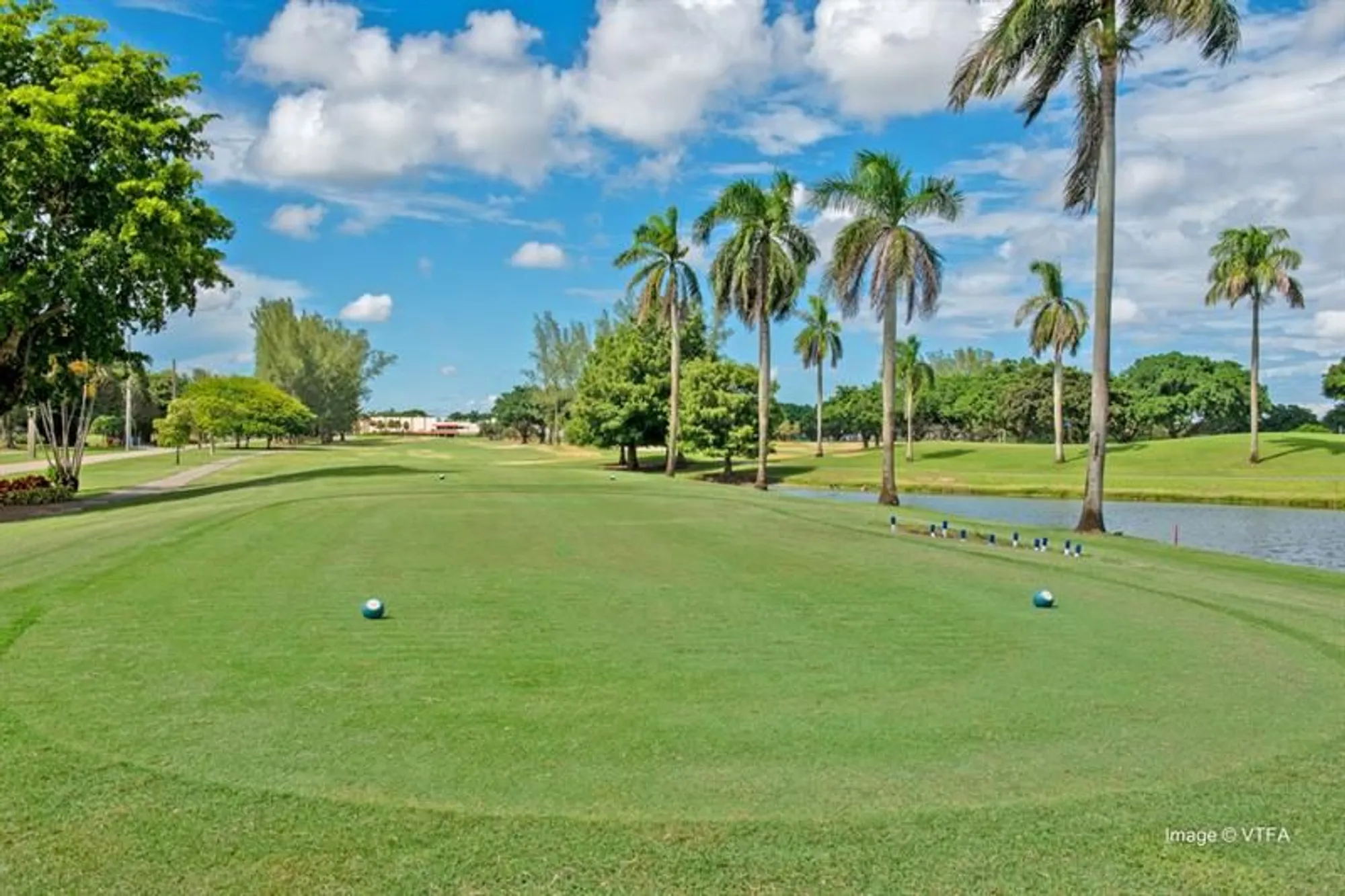 Property Slideshow image 4 of 51 | 9511 n hollybrook lake dr 207, Pembroke Pines, FL, 33025