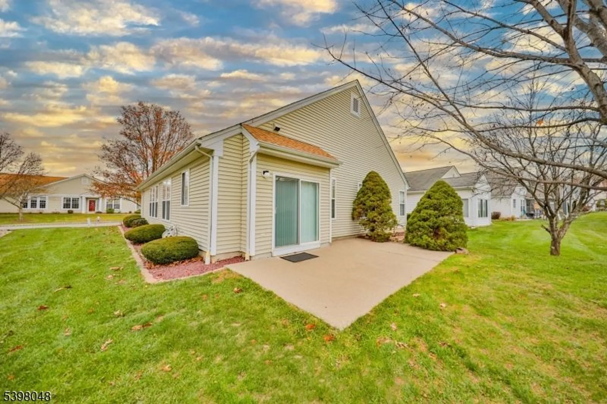 Property Slideshow image 25 of 27 | 107 kensington cir, Belvidere, NJ, 07823