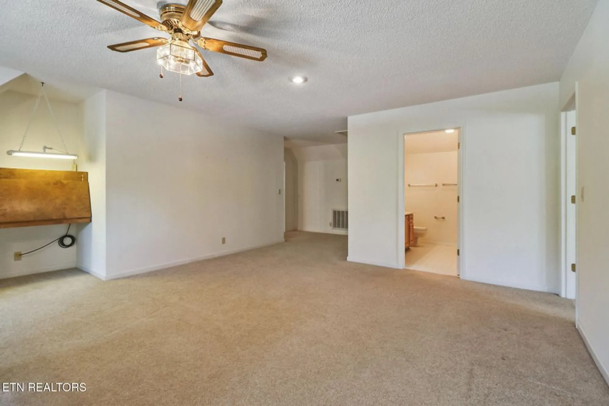 Property Slideshow image 43 of 55 | 11 kingsboro ln, Crossville, TN, 38558