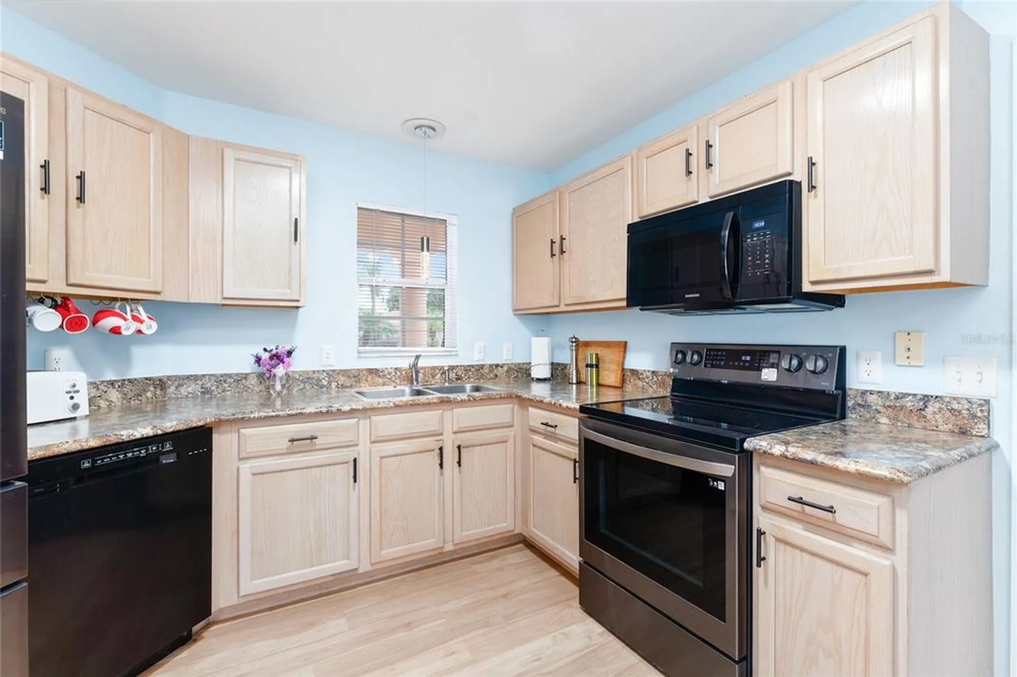 Property Slideshow image 24 of 65 | 906 santa anna ln, The Villages, FL, 32159