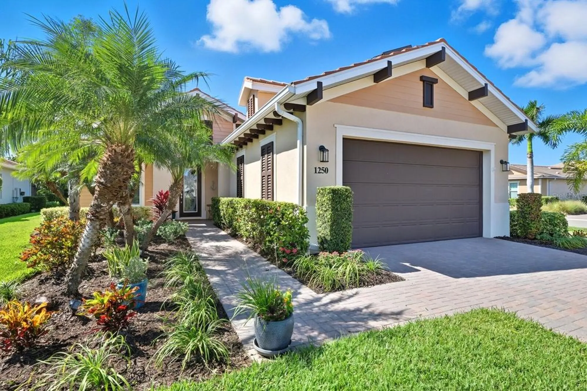Property Slideshow image 6 of 89 | 1250 tidewater ct, Bradenton, FL, 34208