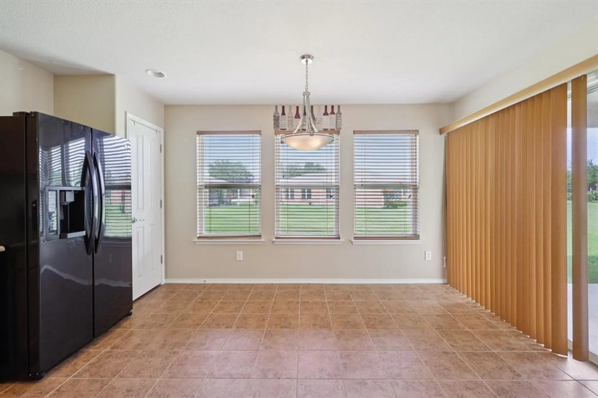 Property Slideshow image 16 of 36 | 7850 estancia dr, Frisco, TX, 75036