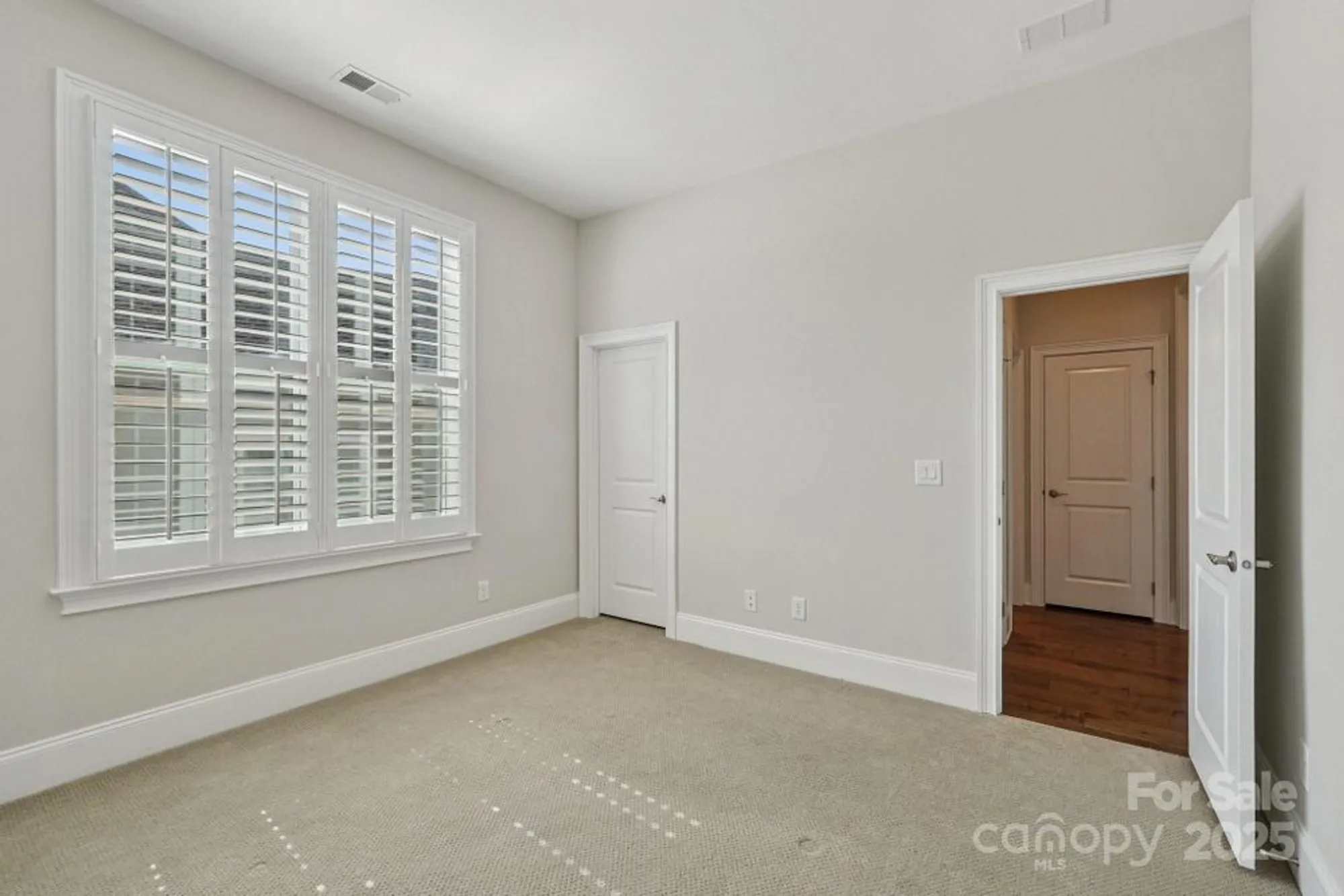 Property Slideshow image 28 of 47 | 45528 misty bluff dr, Charlotte, NC, 28278