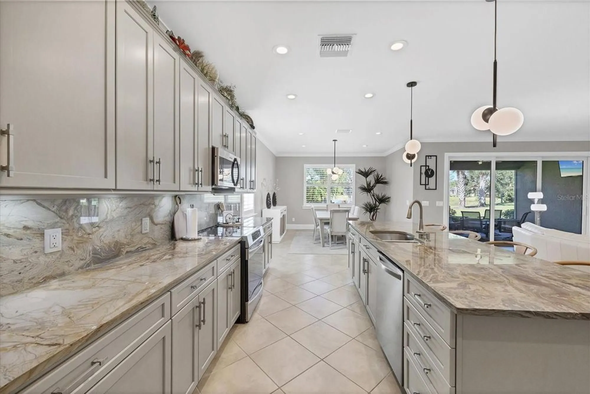 Property Slideshow image 15 of 66 | 6144 abaco dr, Sarasota, FL, 34238