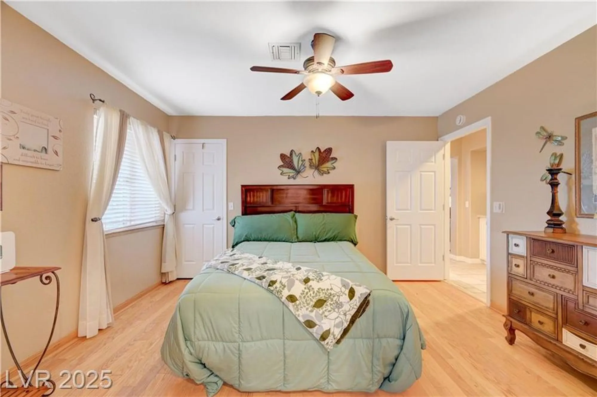 Property Slideshow image 44 of 69 | 3033 merimar dr, Las Vegas, NV, 89134